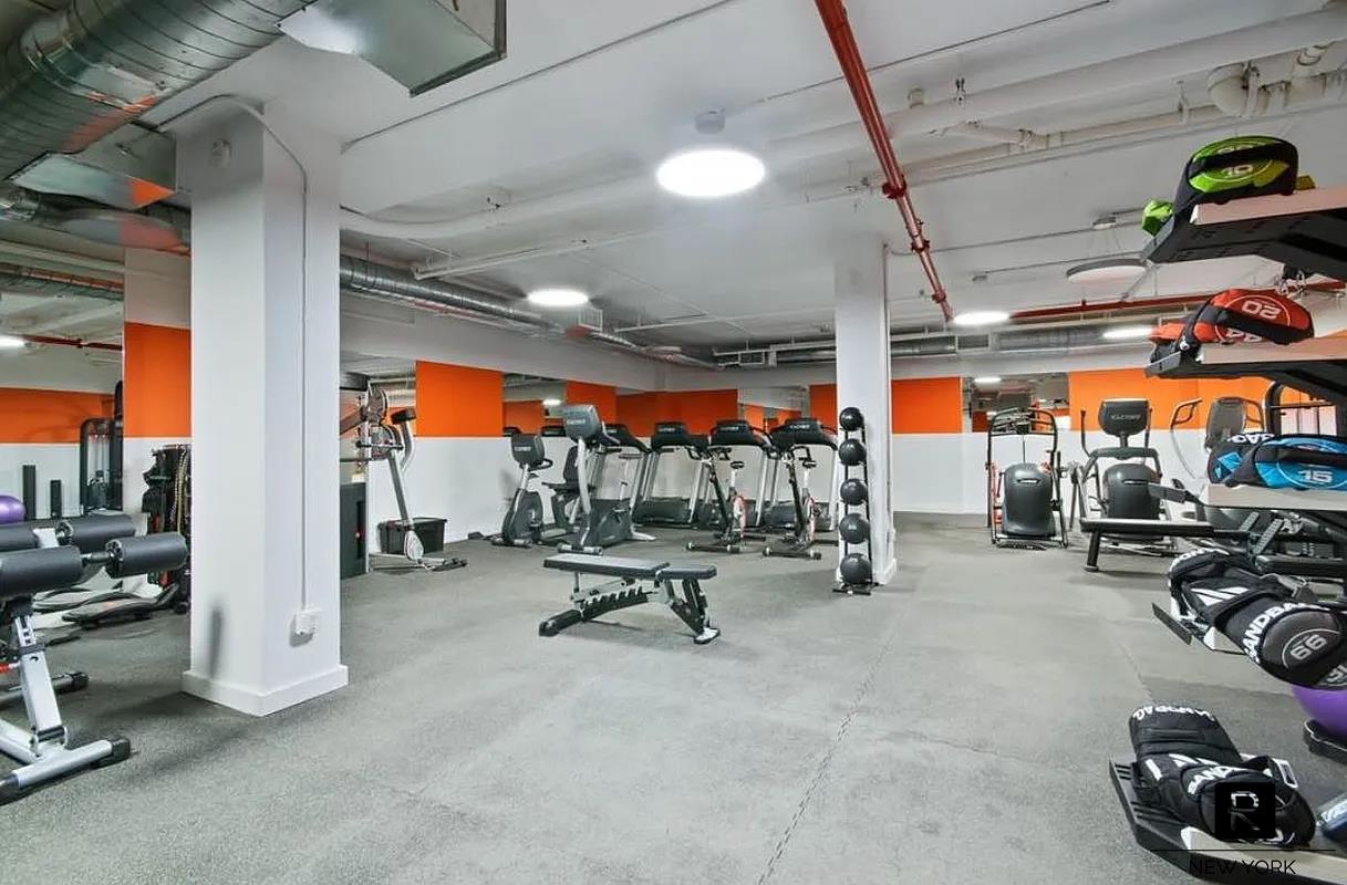 #14 photo, 385 1st Avenue, マンハッタン Gramercy Park , NY 10010