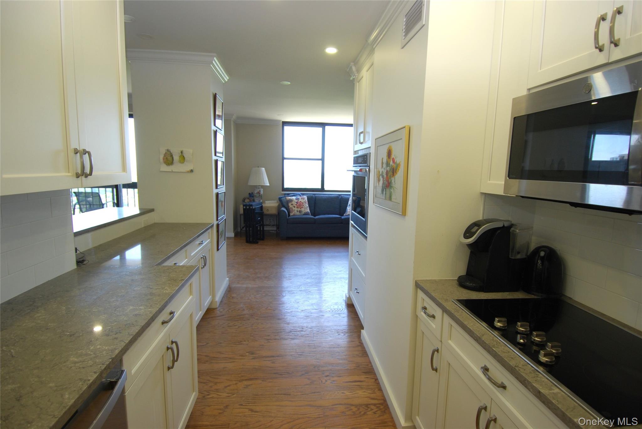 #10 photo, 27010 Grand Central Parkway, クイーンズ区 Floral Park , NY 11005