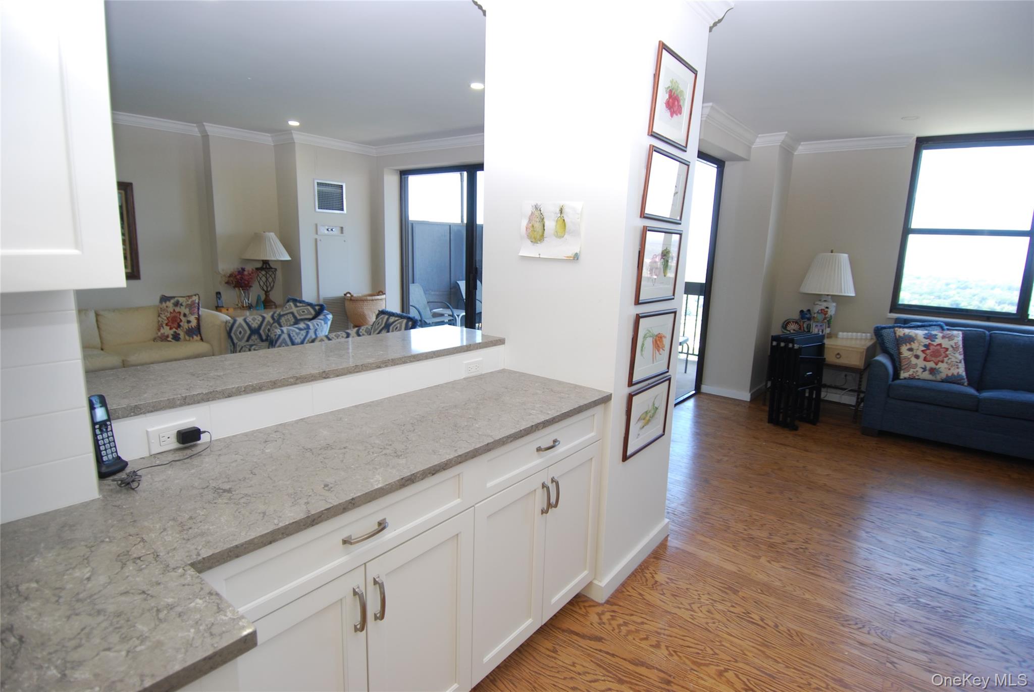 #11 photo, 27010 Grand Central Parkway, クイーンズ区 Floral Park , NY 11005