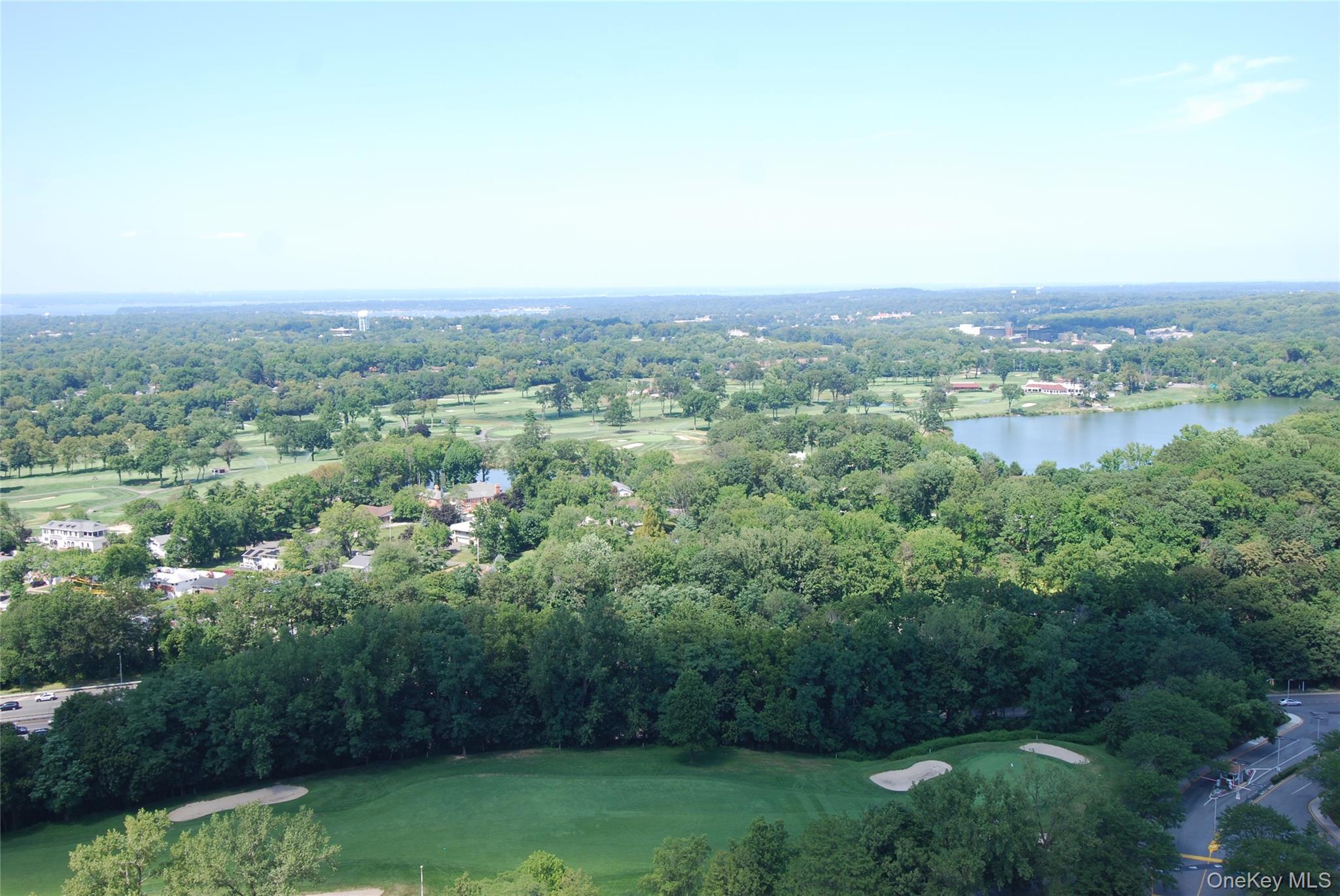 #17 photo, 27010 Grand Central Parkway, クイーンズ区 Floral Park , NY 11005