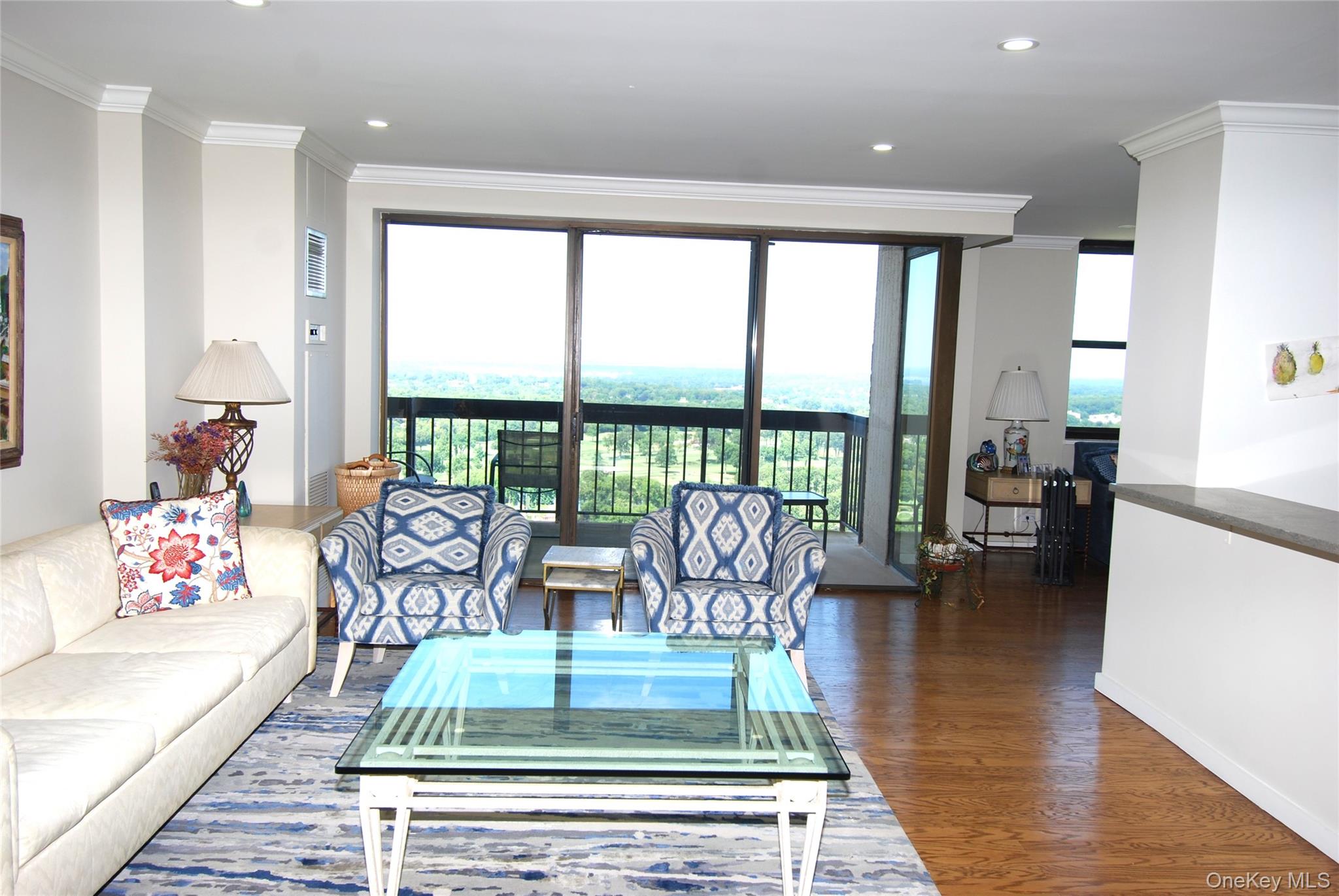 #5 photo, 27010 Grand Central Parkway, クイーンズ区 Floral Park , NY 11005