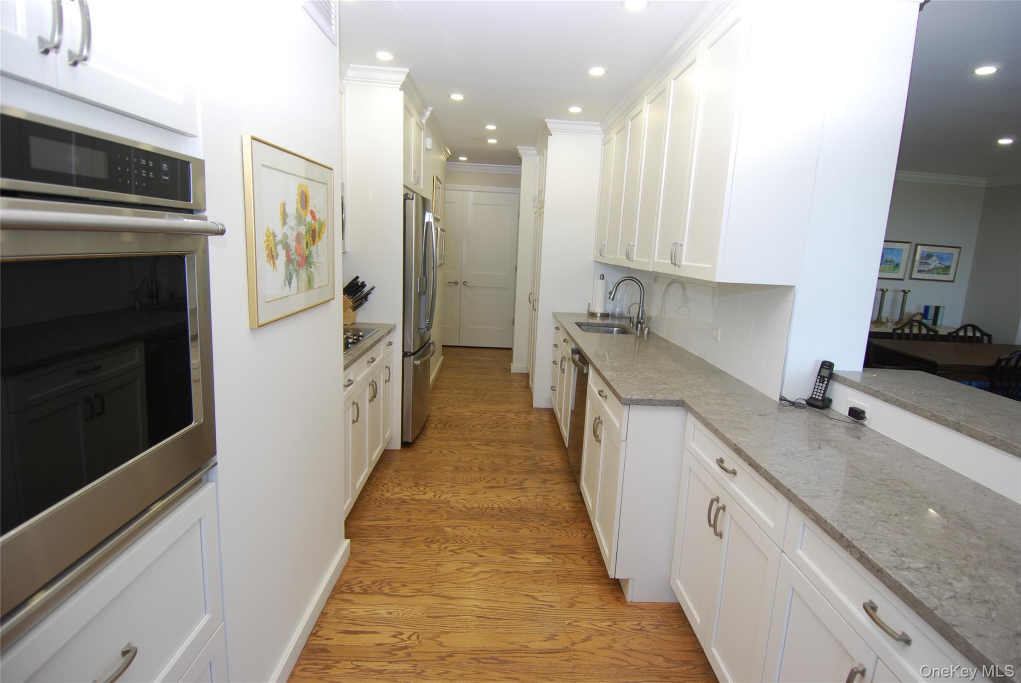 #9 photo, 27010 Grand Central Parkway, クイーンズ区 Floral Park , NY 11005