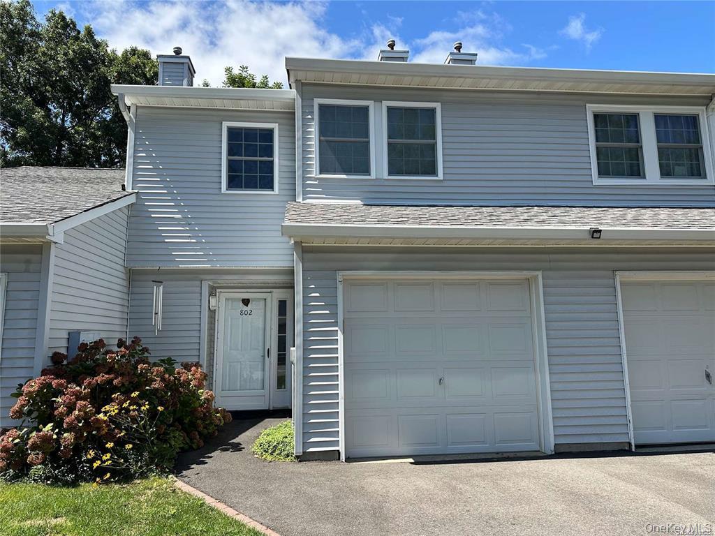 #1 photo, 802 Sara Circle, सफ़ोक काउंटी Port Jefferson Station , NY 11776