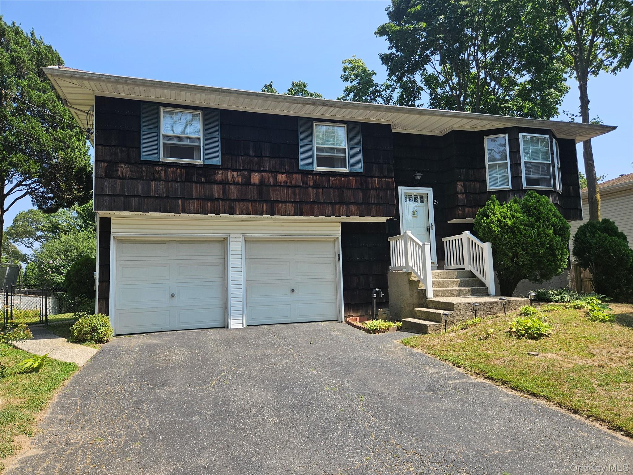 #1 photo, 25 Pacific Ave, East Islip , NY 11730