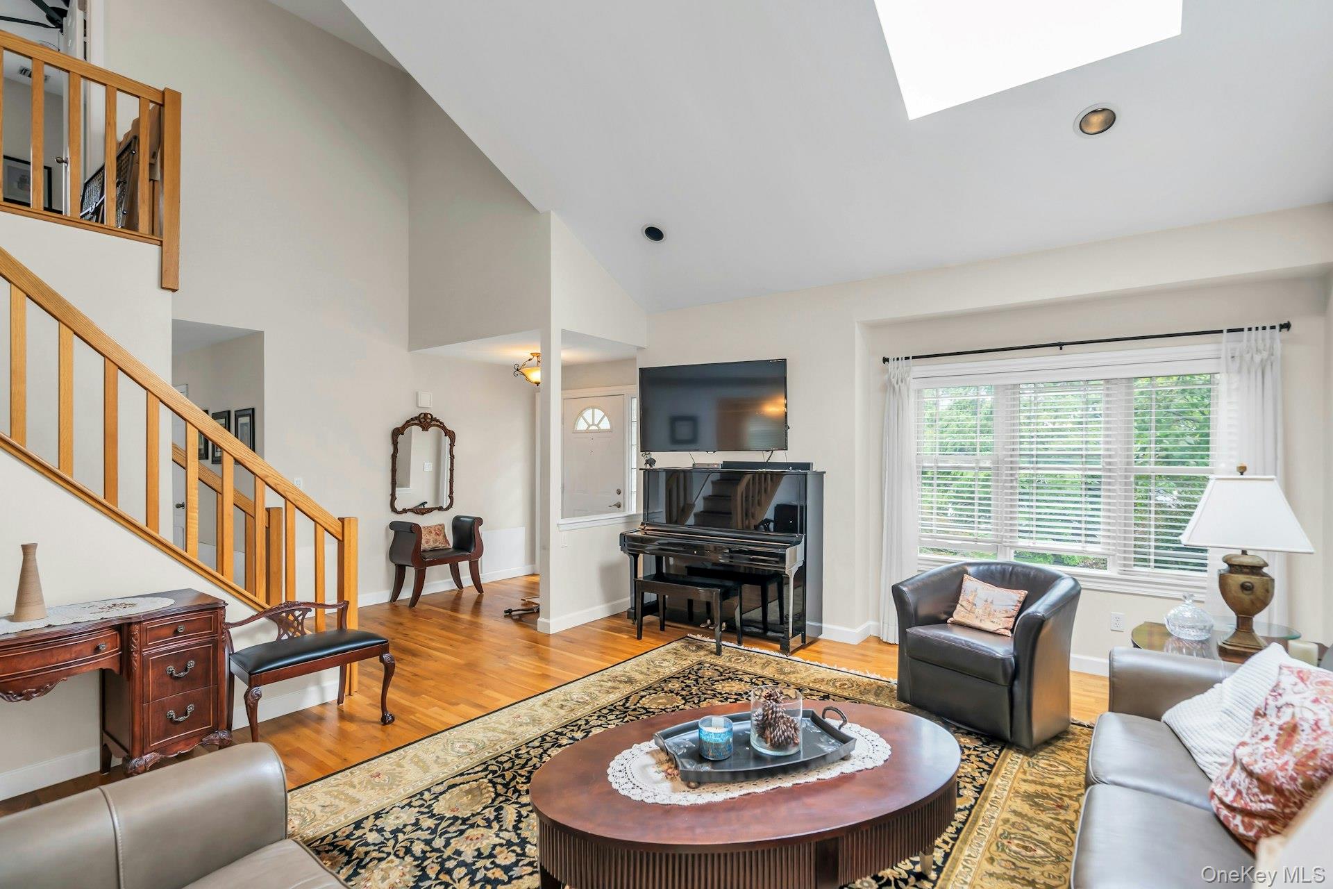 #10 photo, 7 Silver Pond Circle, Commack , NY 11725