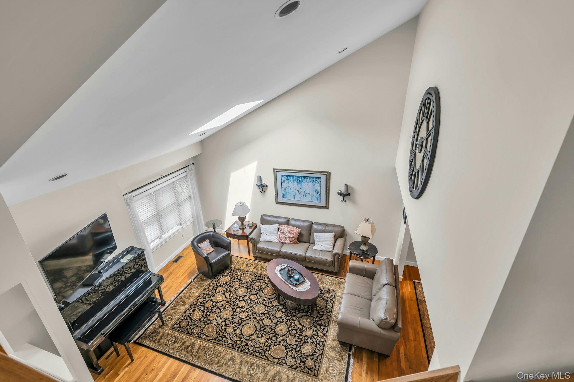 #11 photo, 7 Silver Pond Circle, Commack , NY 11725