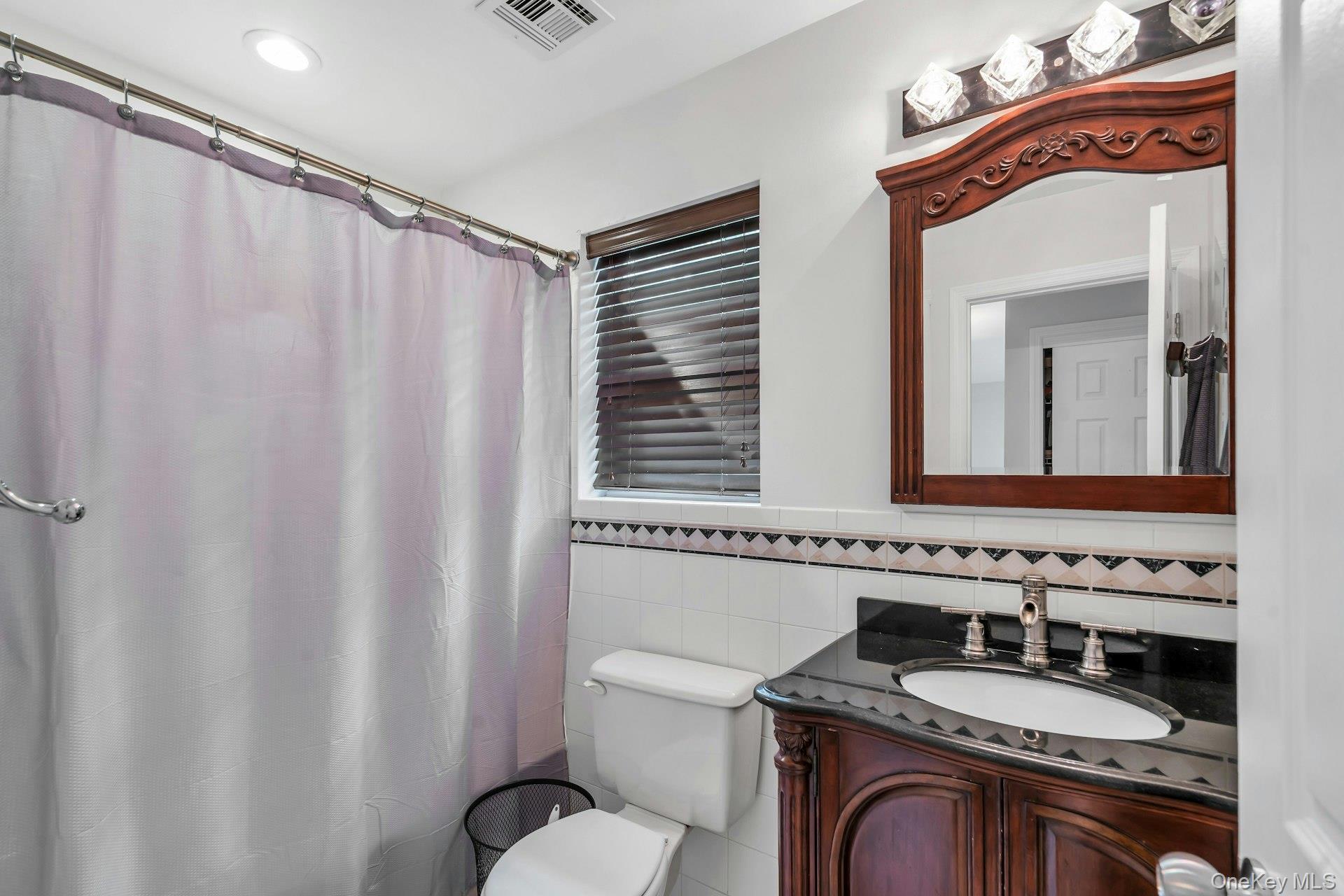 #19 photo, 7 Silver Pond Circle, Commack , NY 11725