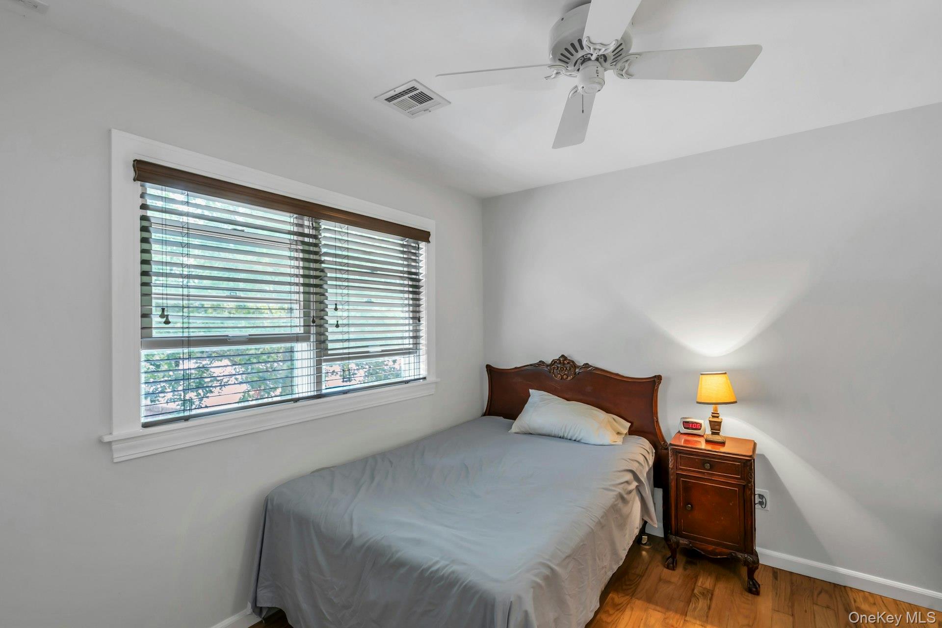 #20 photo, 7 Silver Pond Circle, Commack , NY 11725