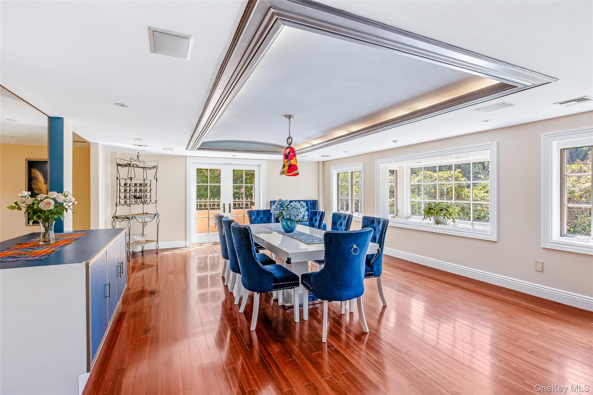 #18 photo, 12 Sloanes Court, Sands Point , NY 11050