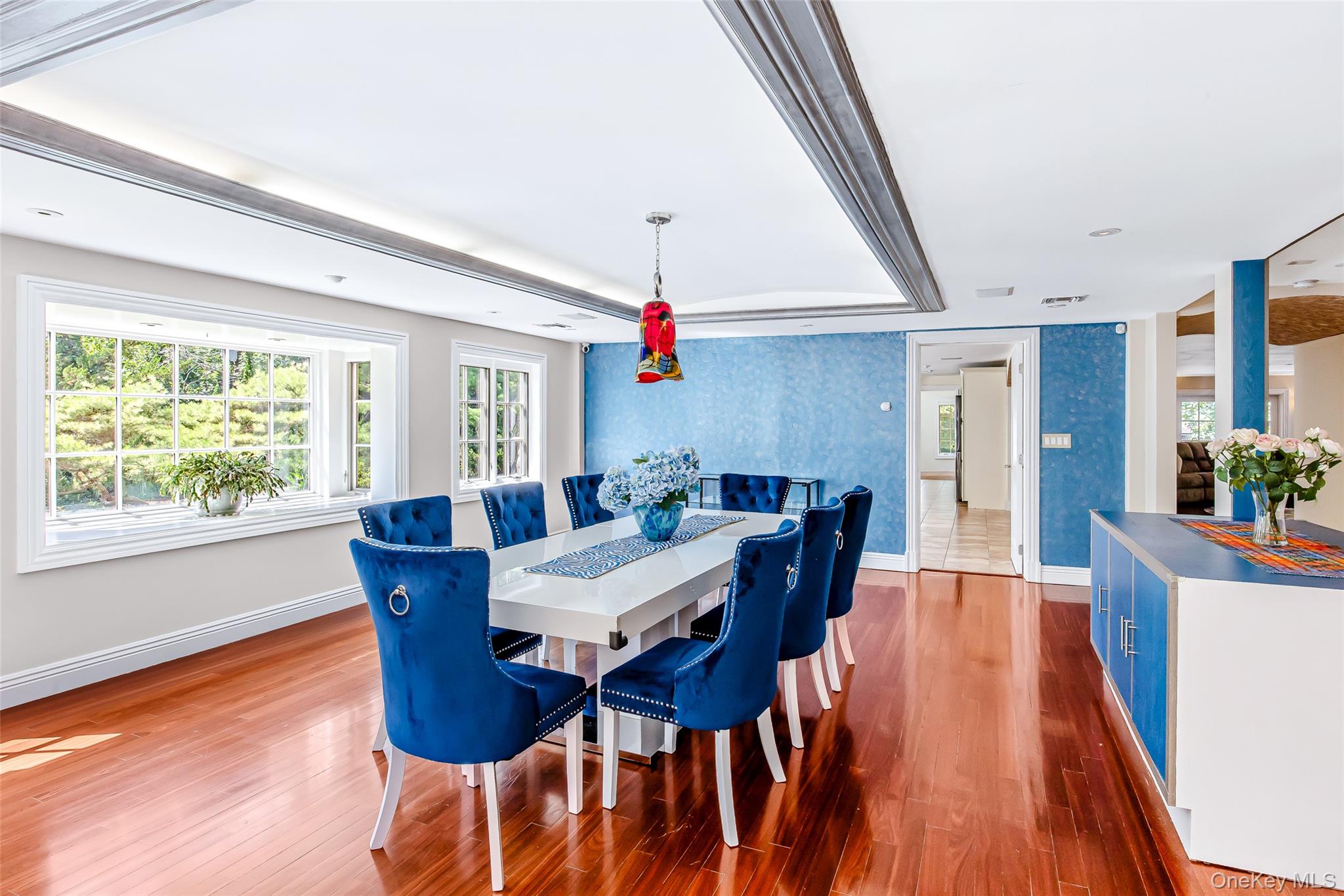 #19 photo, 12 Sloanes Court, Sands Point , NY 11050