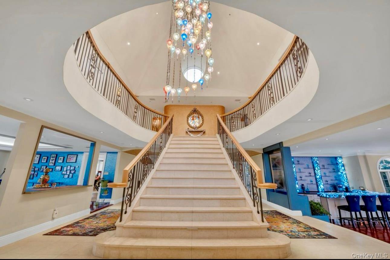 #6 photo, 12 Sloanes Court, Sands Point , NY 11050