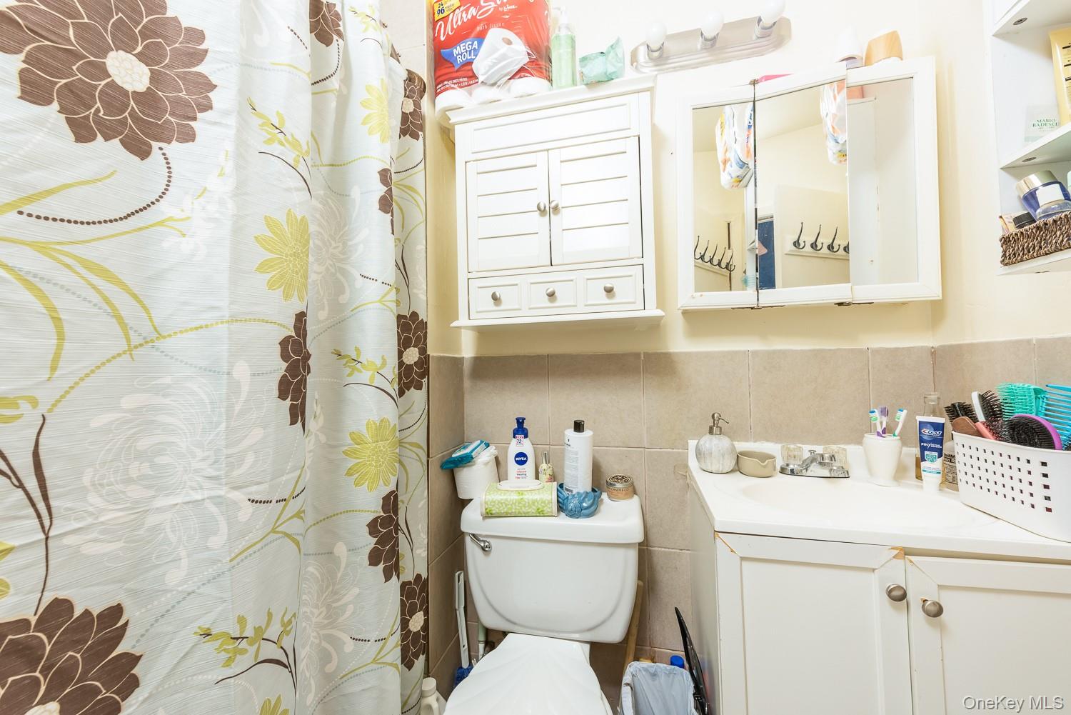 #12 photo, 1949A 80th Street, クイーンズ区 East Elmhurst , NY 11370