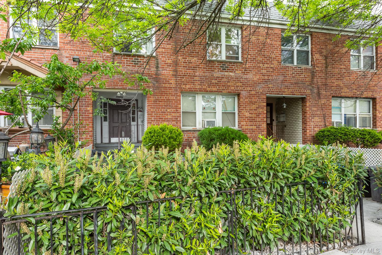 #3 photo, 1949A 80th Street, クイーンズ区 East Elmhurst , NY 11370