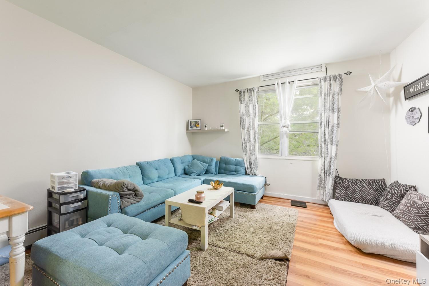 #6 photo, 1949A 80th Street, クイーンズ区 East Elmhurst , NY 11370