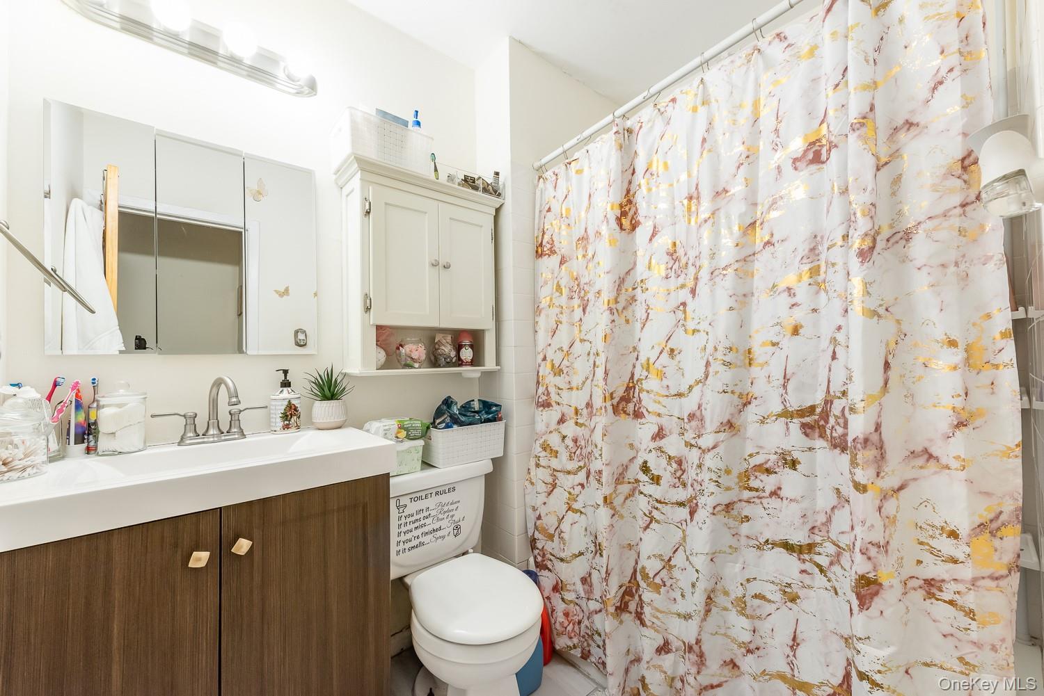 #8 photo, 1949A 80th Street, クイーンズ区 East Elmhurst , NY 11370