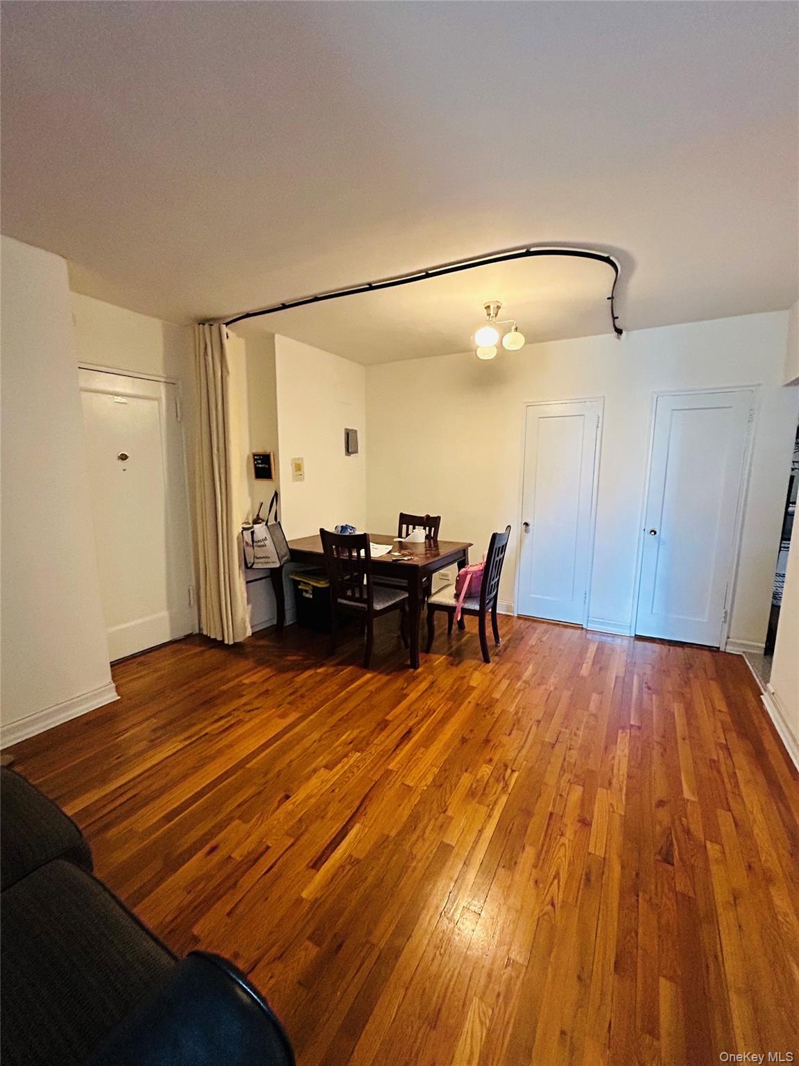 #4 photo, 71-11 Yellowstone Boulevard, クイーンズ区 Forest Hills , NY 11375