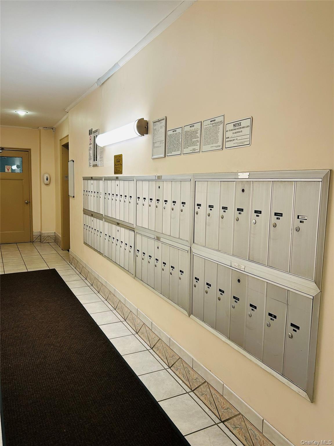 #8 photo, 71-11 Yellowstone Boulevard, クイーンズ区 Forest Hills , NY 11375