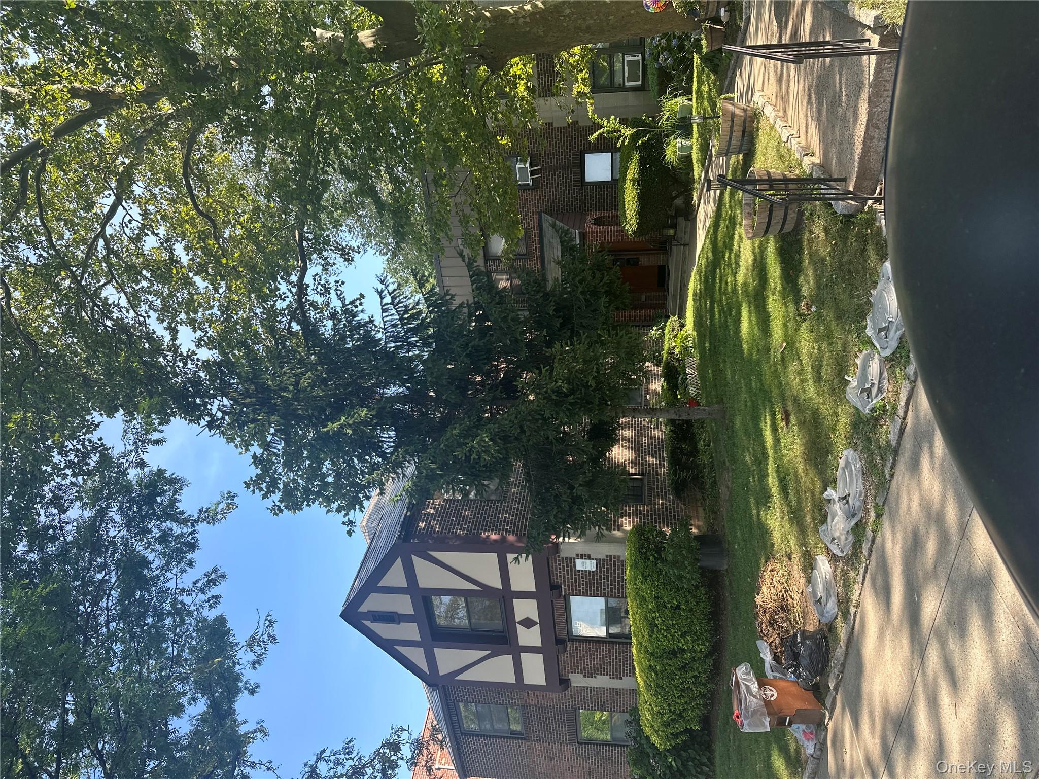 #1 photo, 8018 19th Avenue, 皇后區 艾姆赫斯特 East Elmhurst , NY 11370