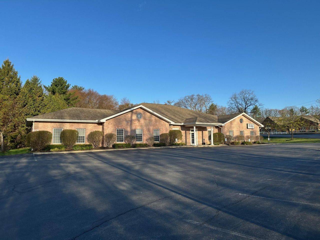 #1 photo, 30  Corporate Drive, Halfmoon , NY 12065