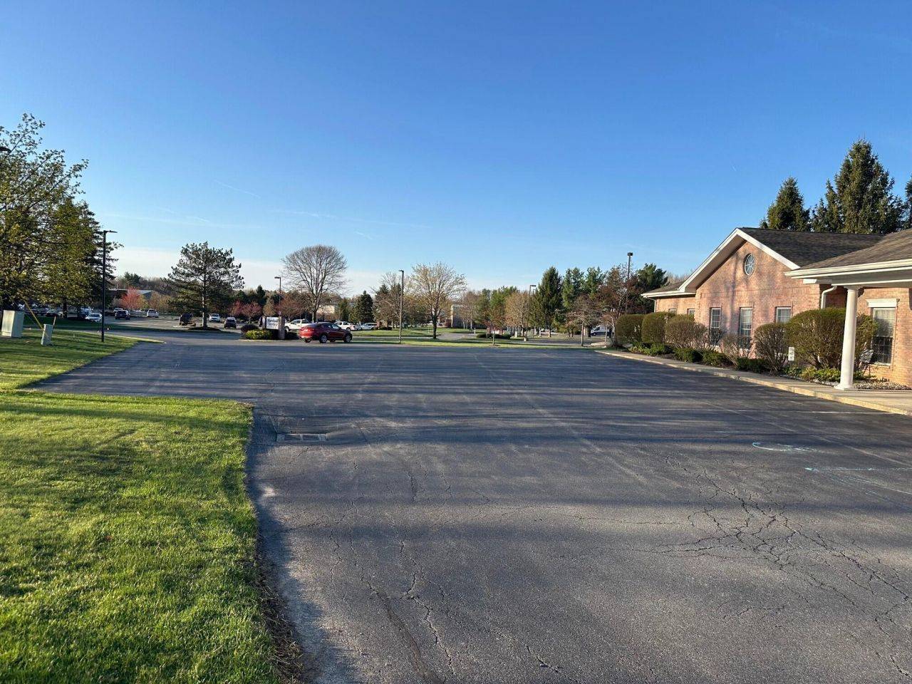 #2 photo, 30  Corporate Drive, Halfmoon , NY 12065