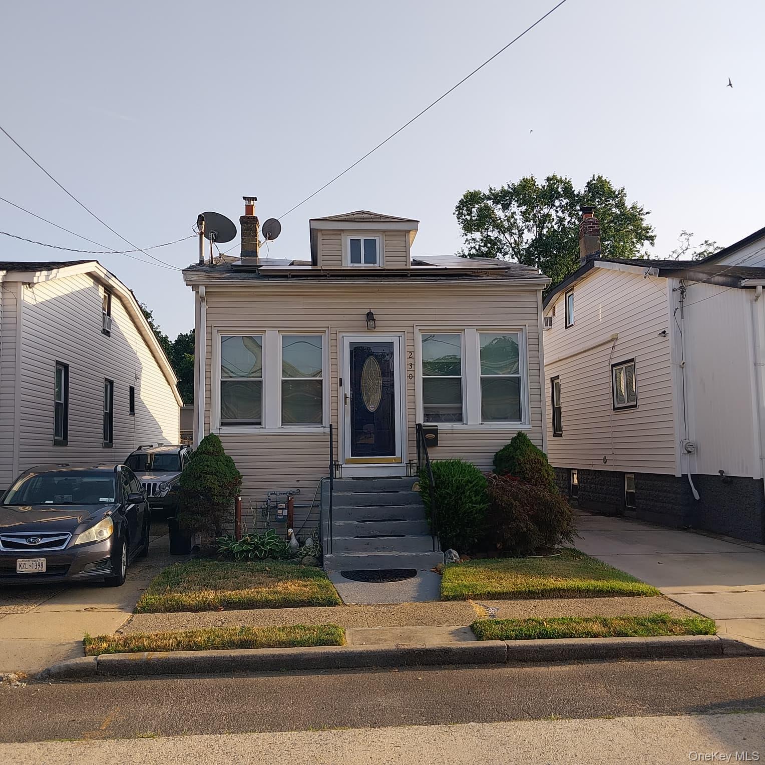 #1 photo, 230 E New York Avenue, Valley Stream , NY 11580