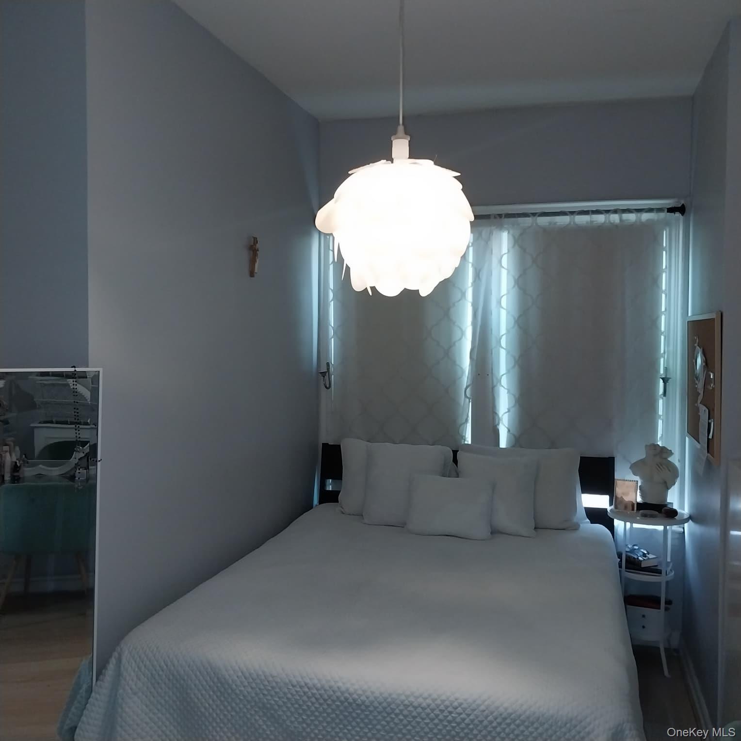 #13 photo, 230 E New York Avenue, Valley Stream , NY 11580