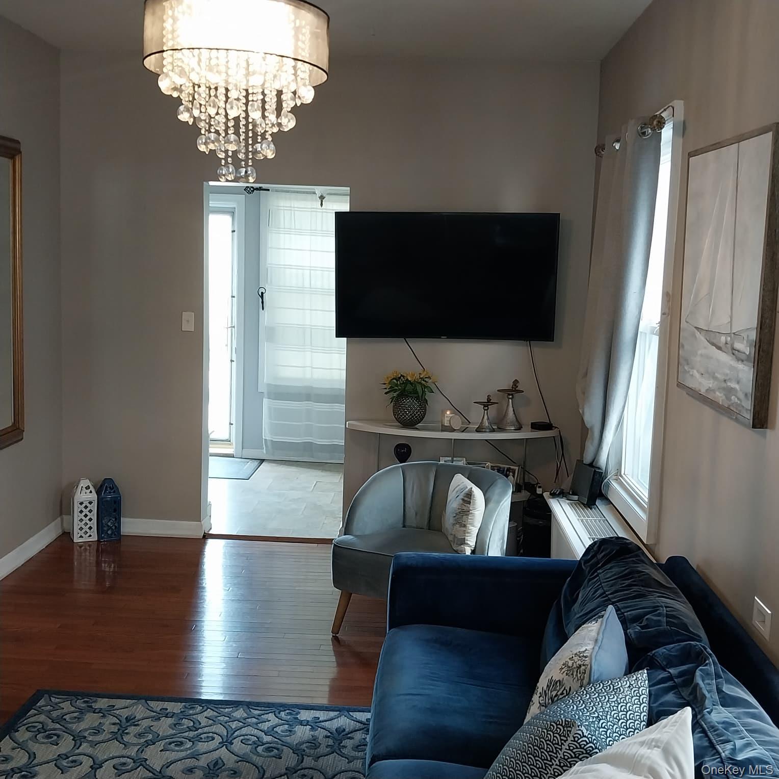 #7 photo, 230 E New York Avenue, Valley Stream , NY 11580