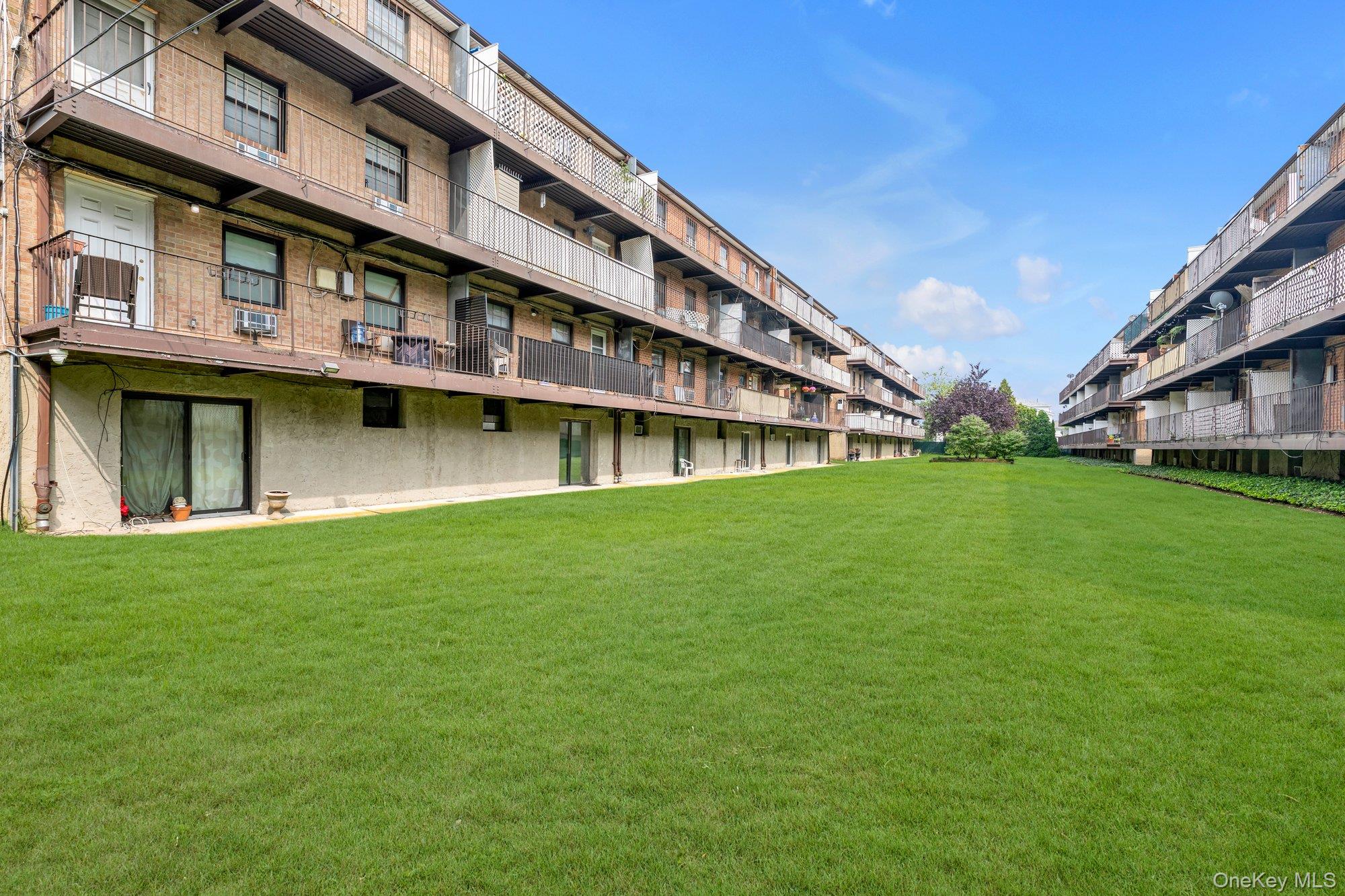 #16 photo, 151-37 78th Street, कुईंस Howard Beach , NY 11414