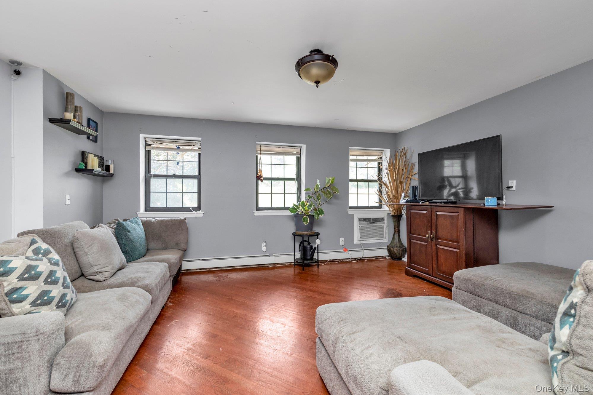 #4 photo, 151-37 78th Street, कुईंस Howard Beach , NY 11414