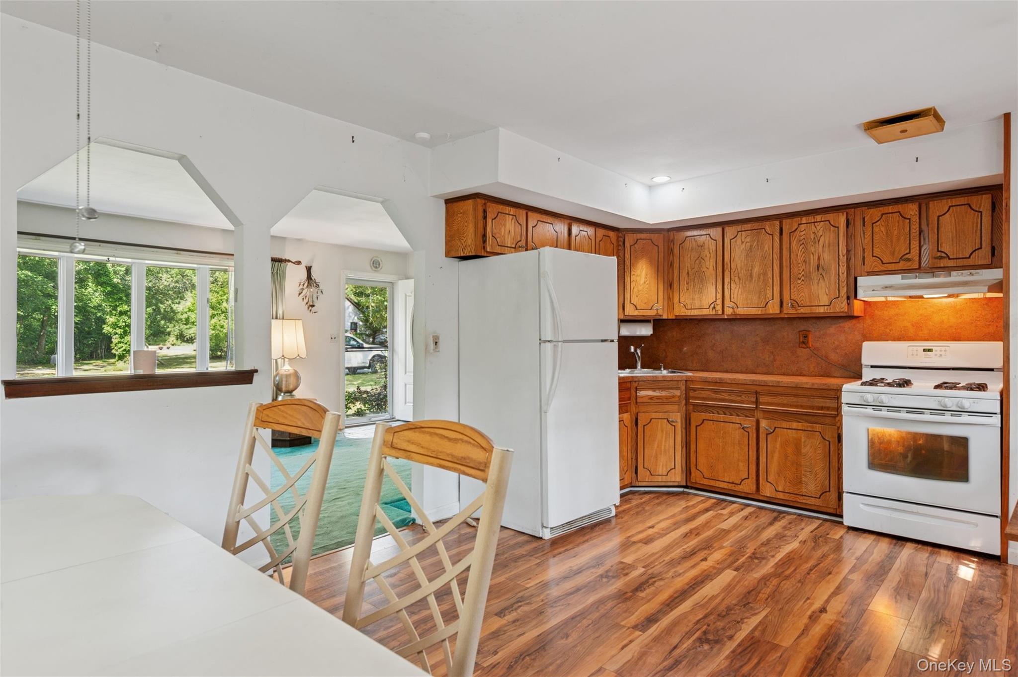 #6 photo, 225 Chichester Ave, サフォーク郡 Center Moriches , NY 11934