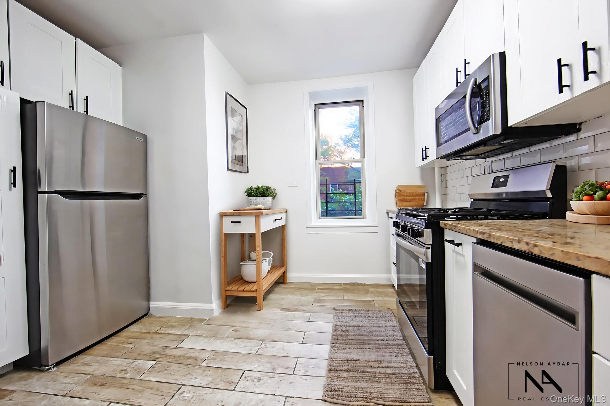 #4 photo, 4310 48th Avenue, クイーンズ区 Woodside , NY 11377