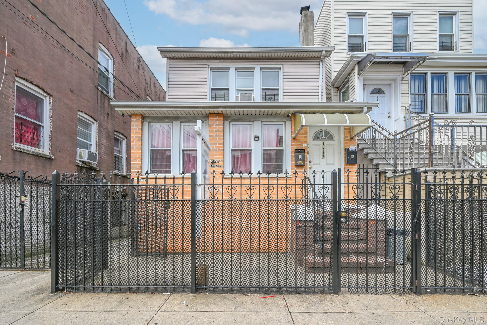 #1 photo, 1317 Thieriot Avenue, 布朗士 Bronx , NY 10472