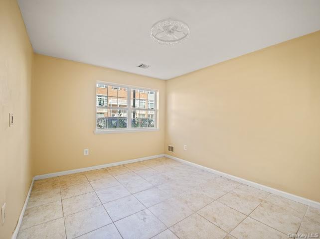 #9 photo, 109 Heron Ln Lane, Bronx , NY 10473