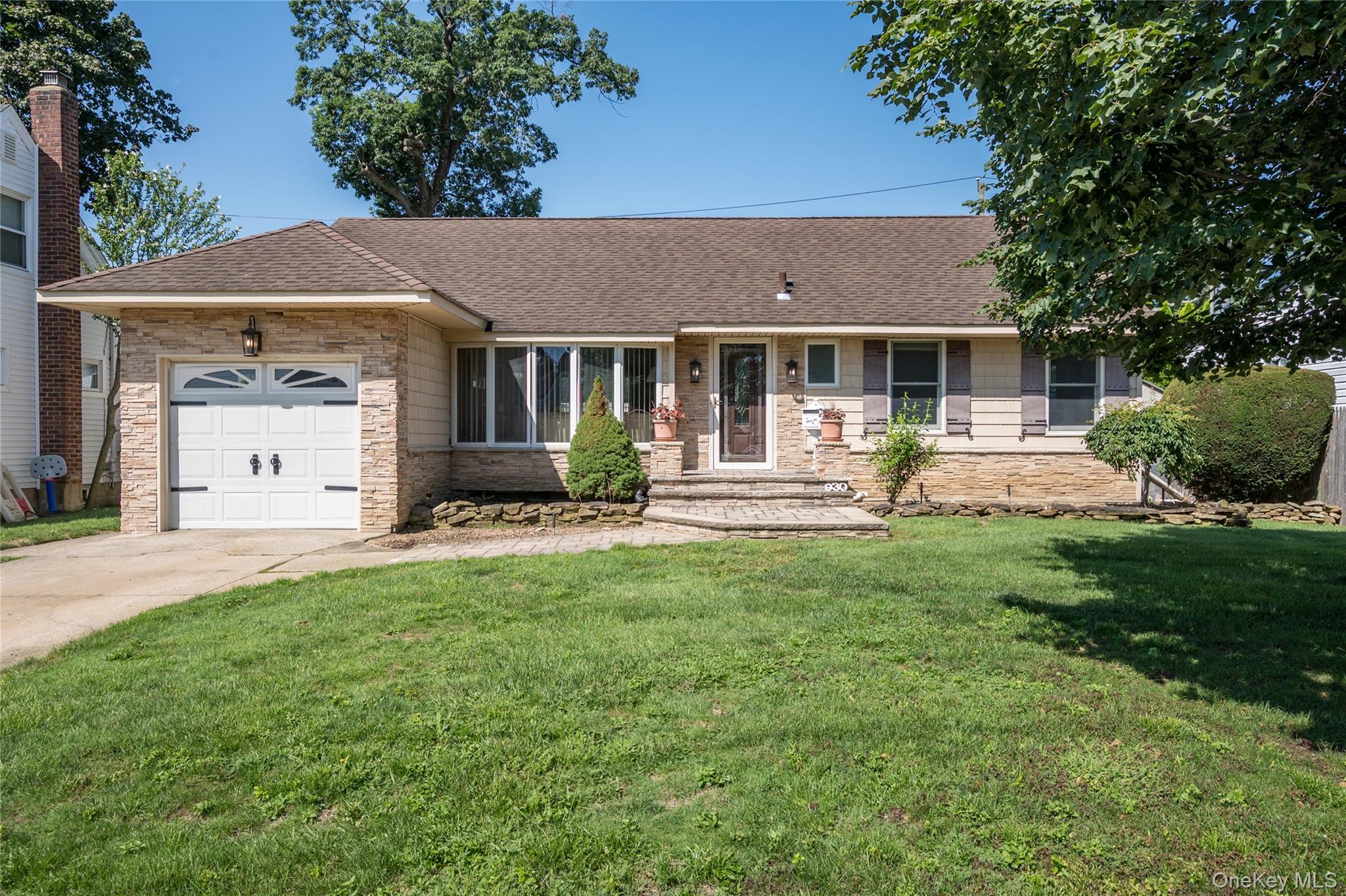 #1 photo, 930 W Shelley Road, Bellmore , NY 11710