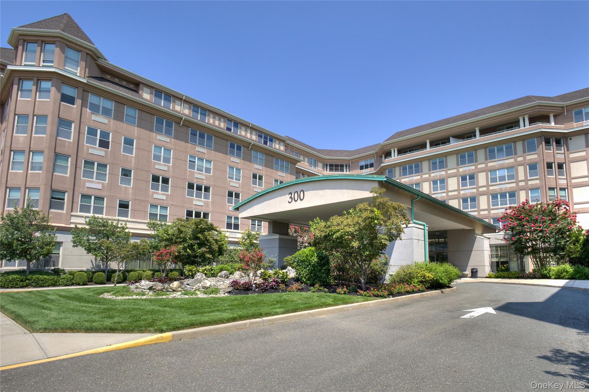 #14 photo, 300 E Overlook, Port Washington , NY 11050