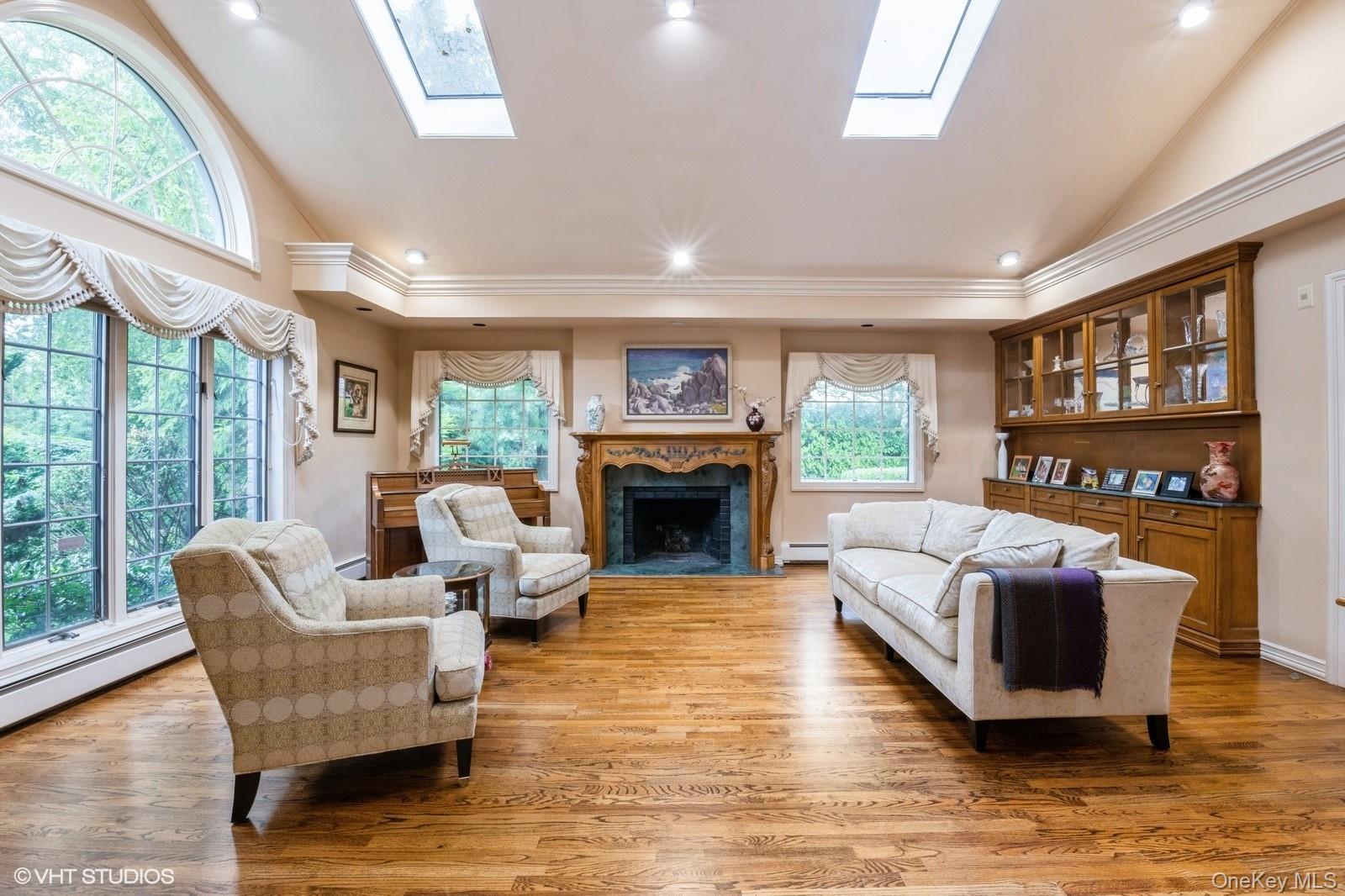 #4 photo, 835 Barberry Lane, ナッソー郡 Woodsburgh , NY 11598