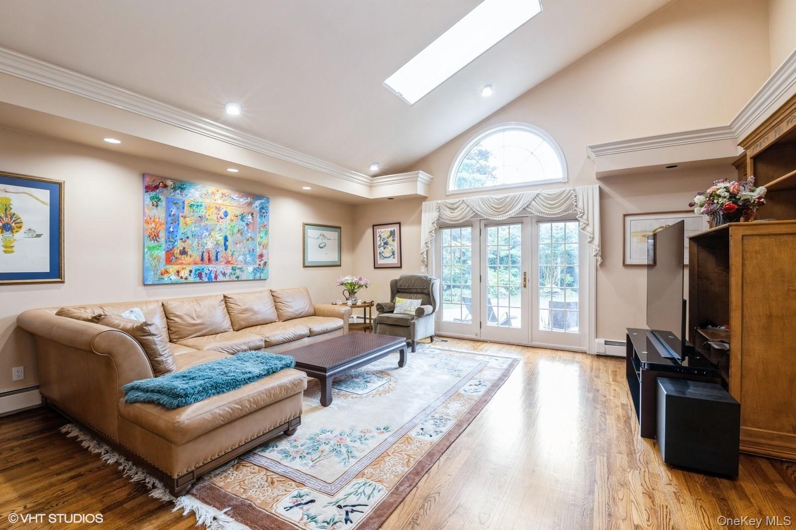 #8 photo, 835 Barberry Lane, ナッソー郡 Woodsburgh , NY 11598