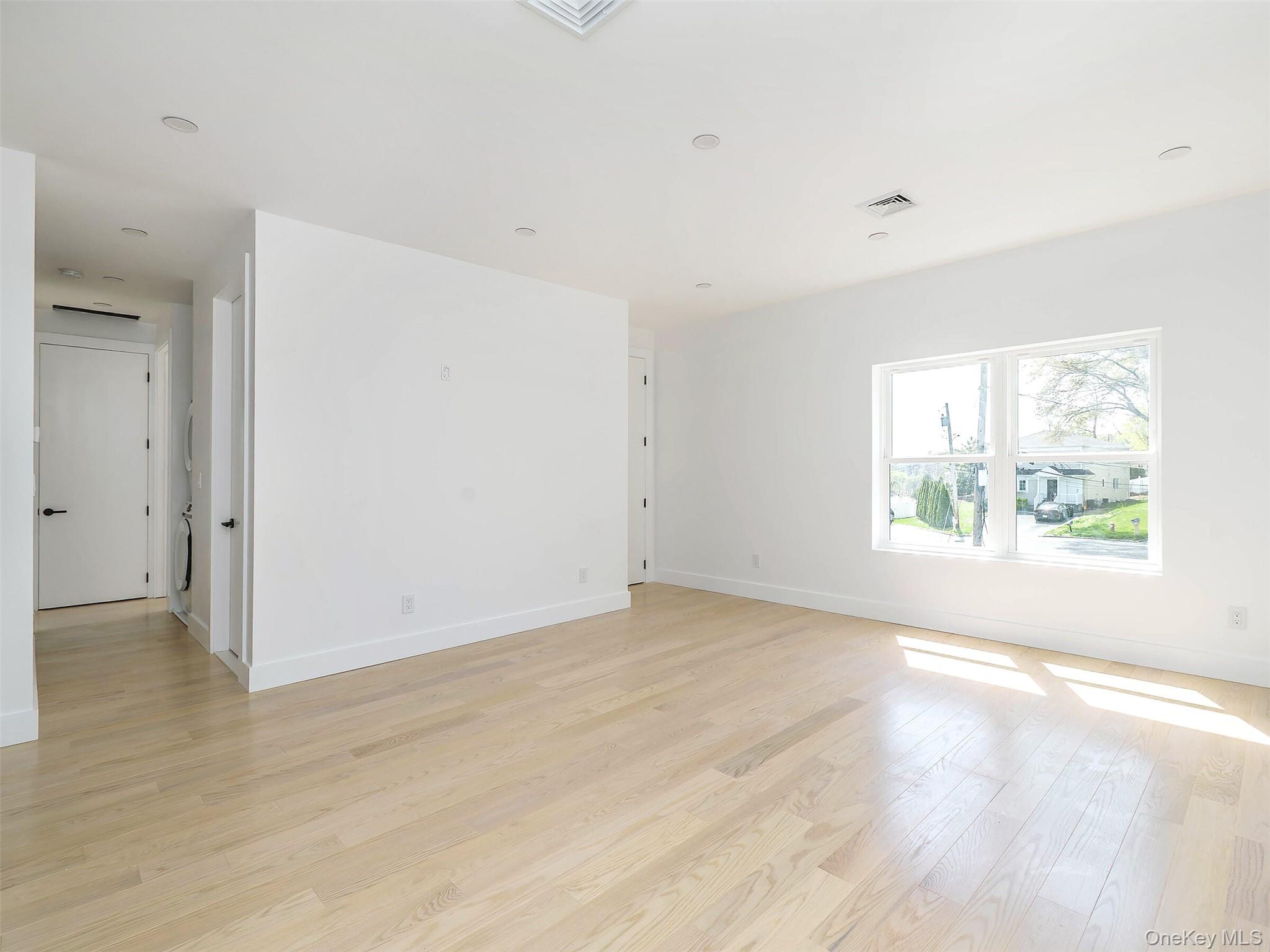 #3 photo, 6 Lee Gray Court, ナッソー郡 Glen Cove , NY 11542