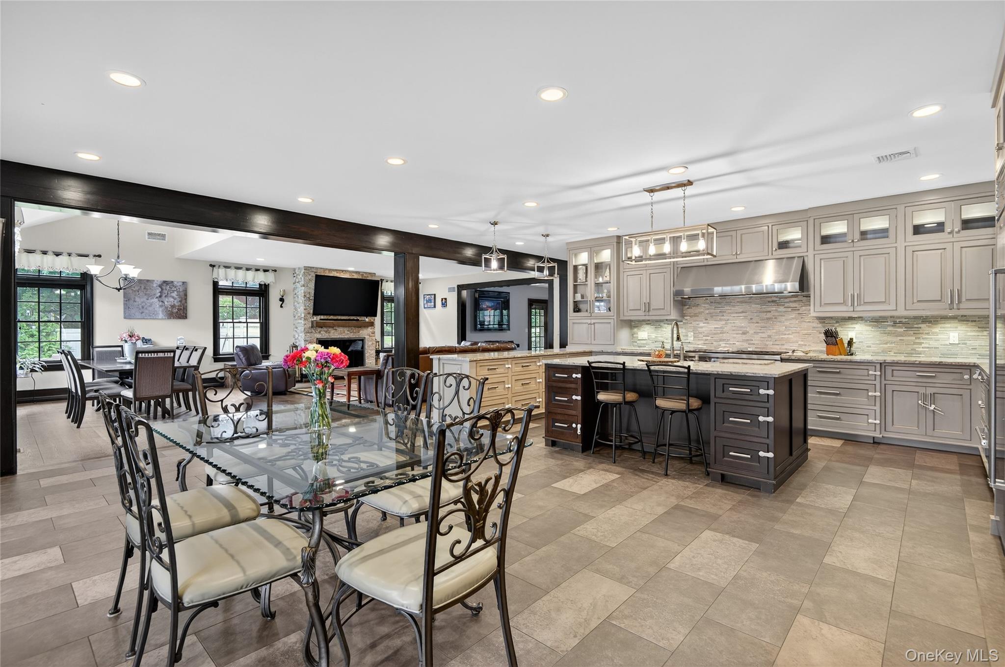 #13 photo, 23 Gloria Lane, サフォーク郡 Huntington , NY 11743