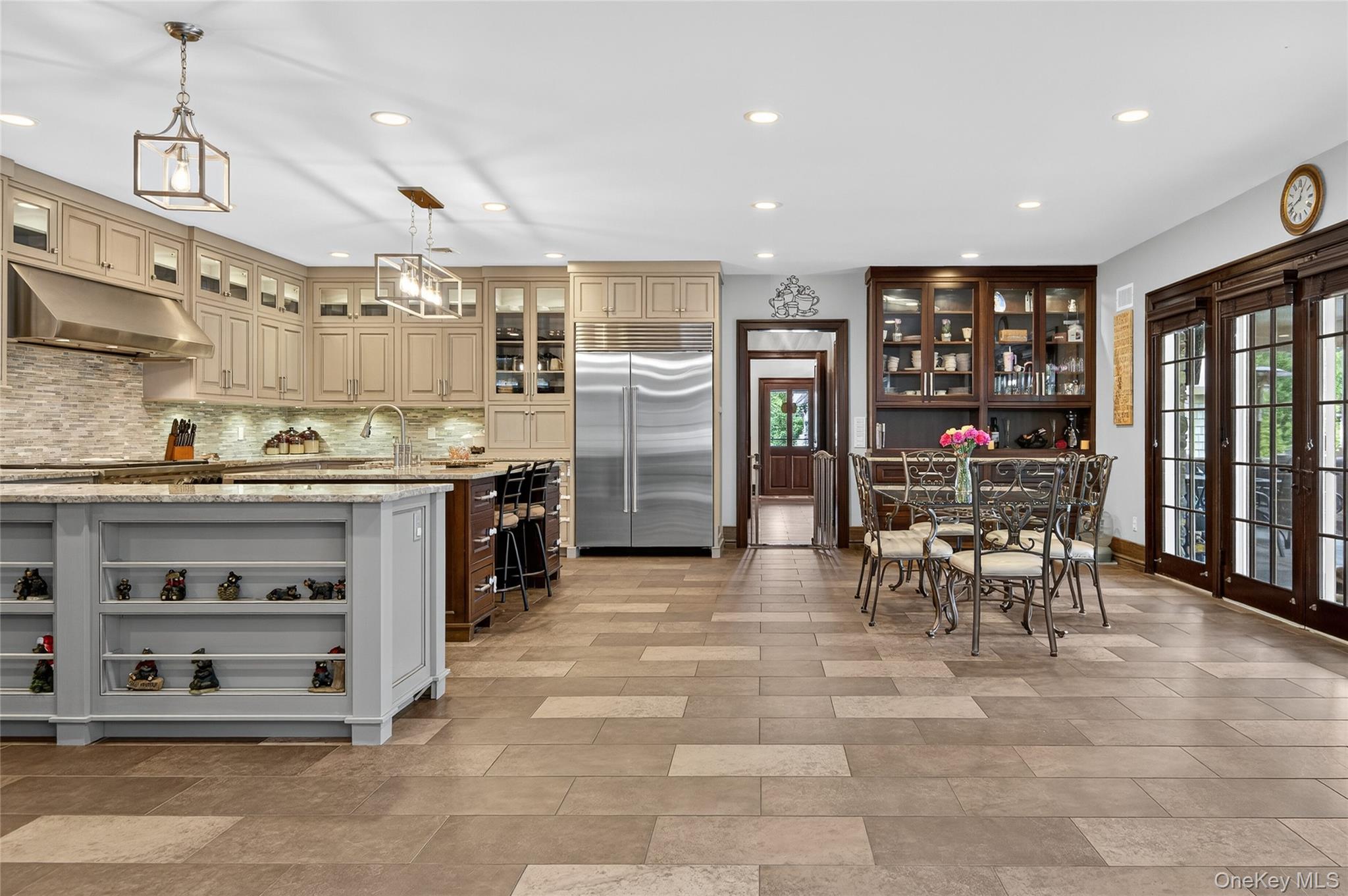 #14 photo, 23 Gloria Lane, サフォーク郡 Huntington , NY 11743