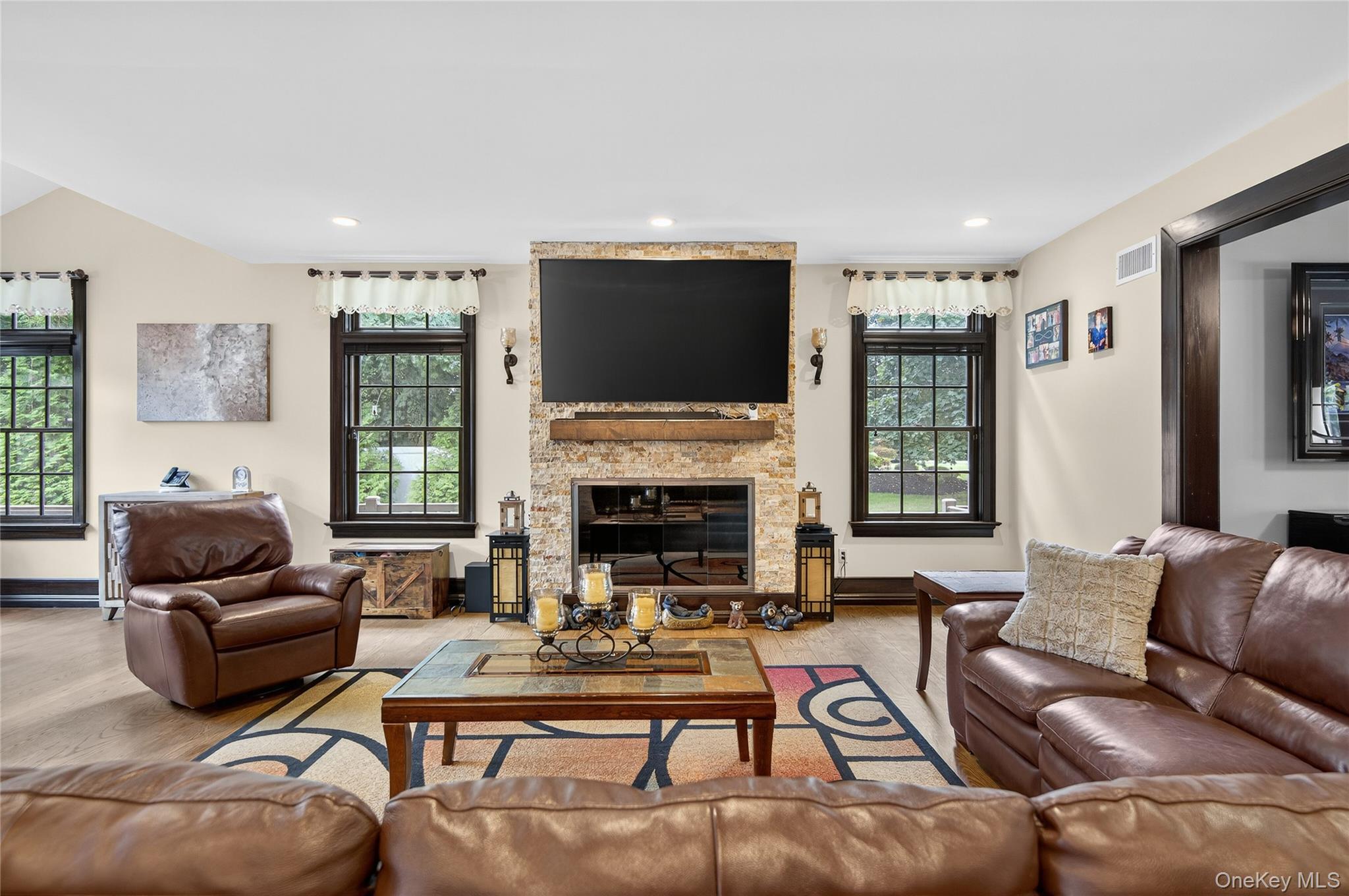 #8 photo, 23 Gloria Lane, サフォーク郡 Huntington , NY 11743