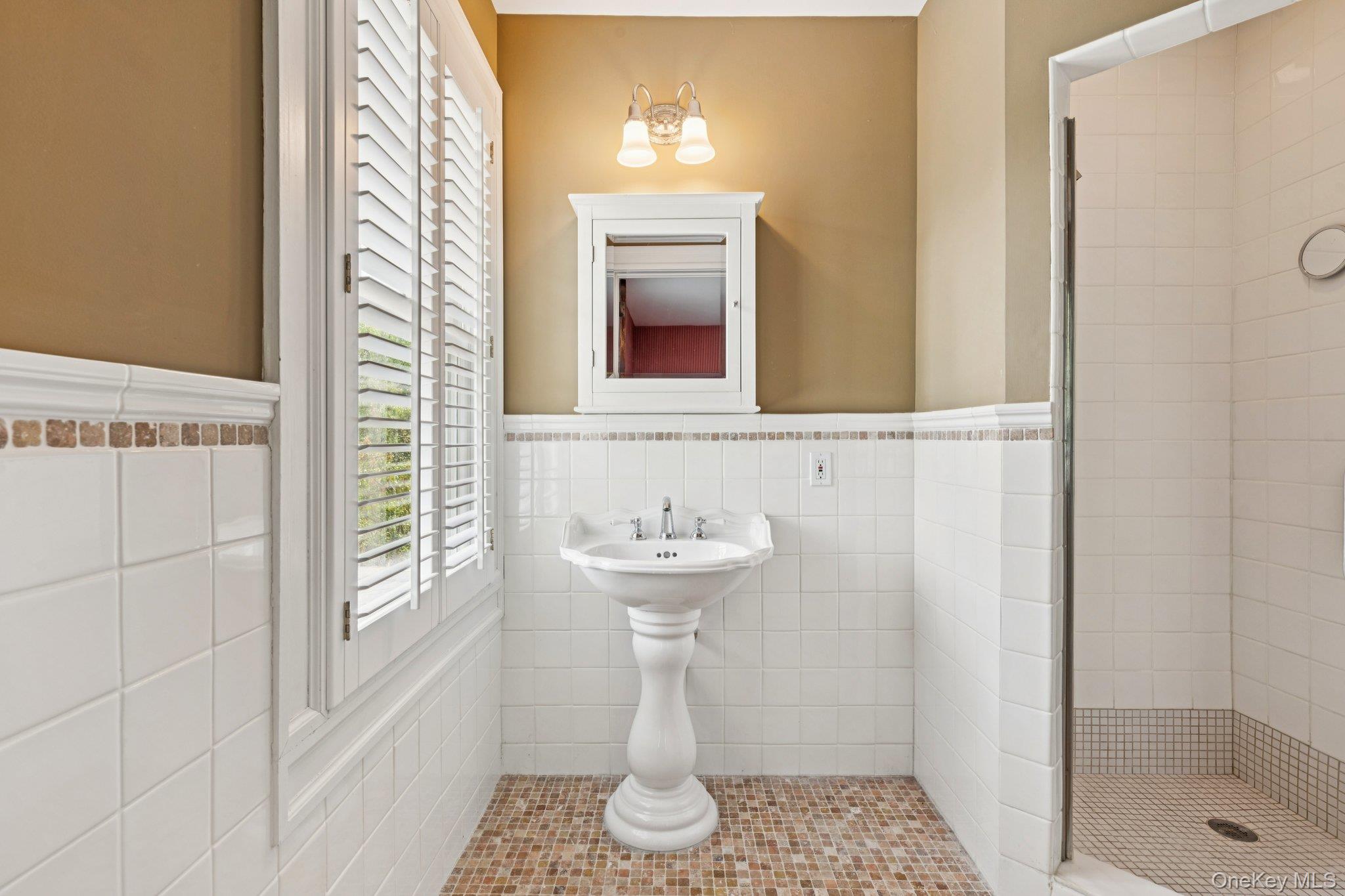 #16 photo, 90 Thompson Avenue, Babylon , NY 11702