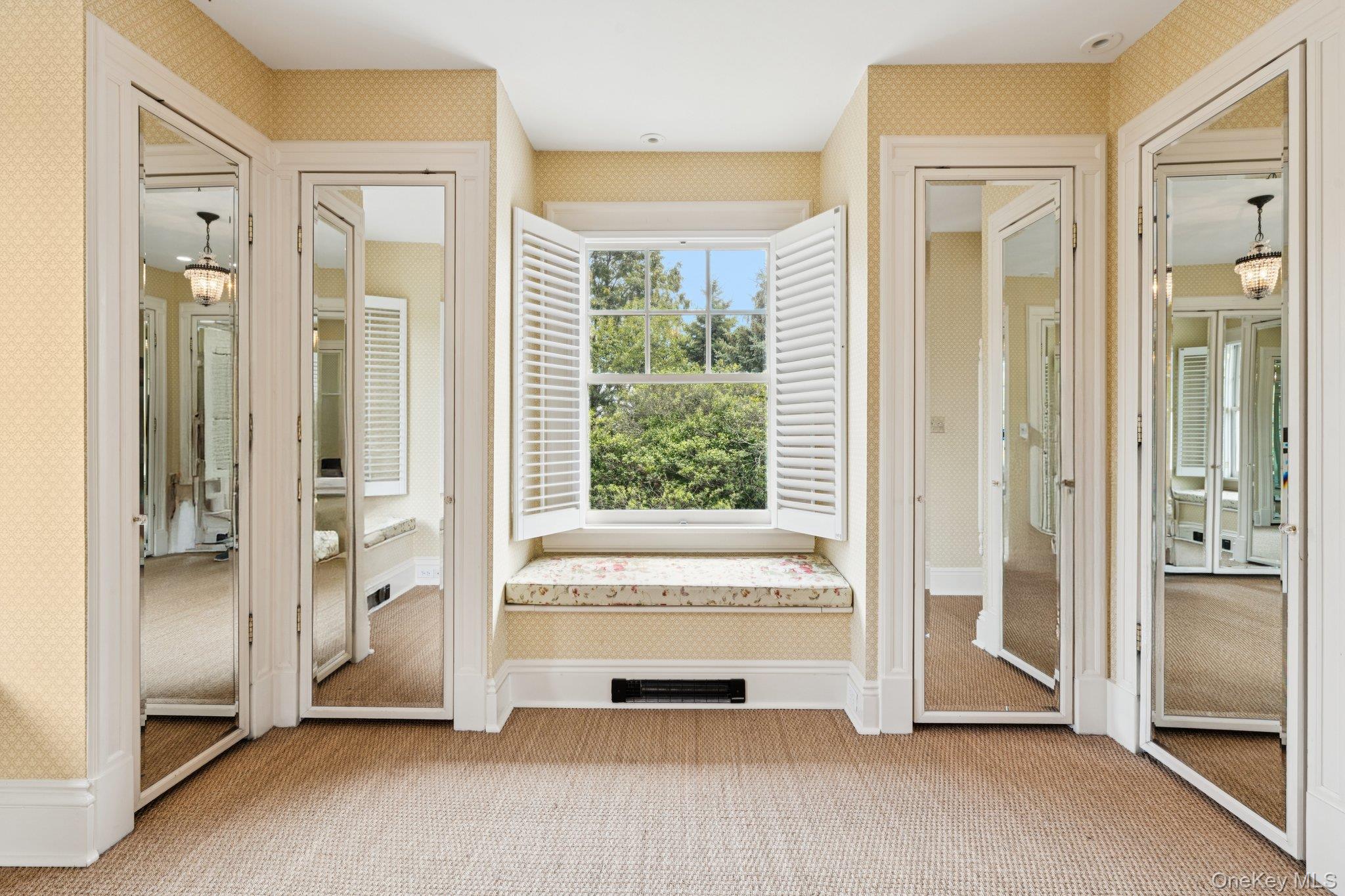 #18 photo, 90 Thompson Avenue, Babylon , NY 11702