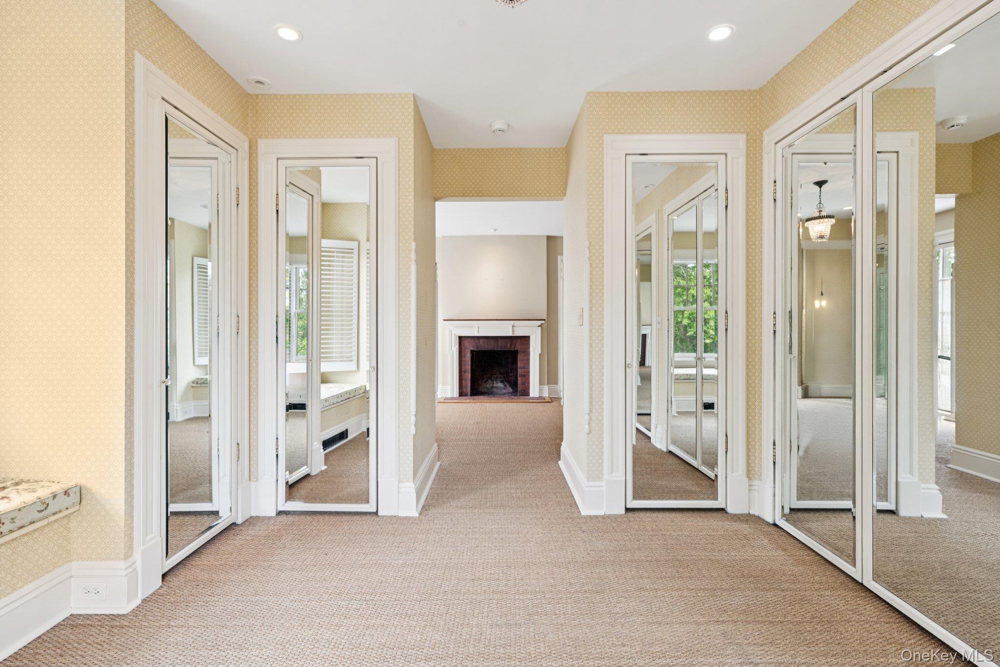 #19 photo, 90 Thompson Avenue, Babylon , NY 11702