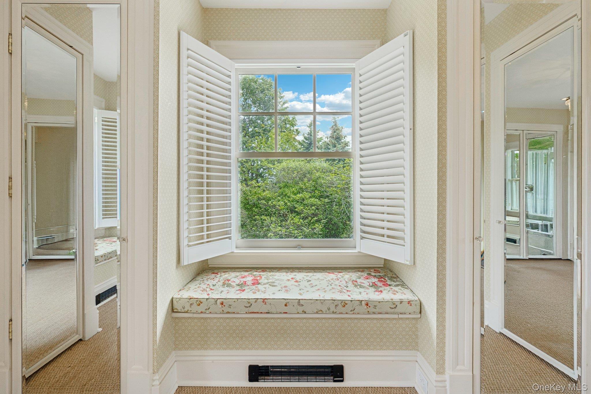 #20 photo, 90 Thompson Avenue, Babylon , NY 11702