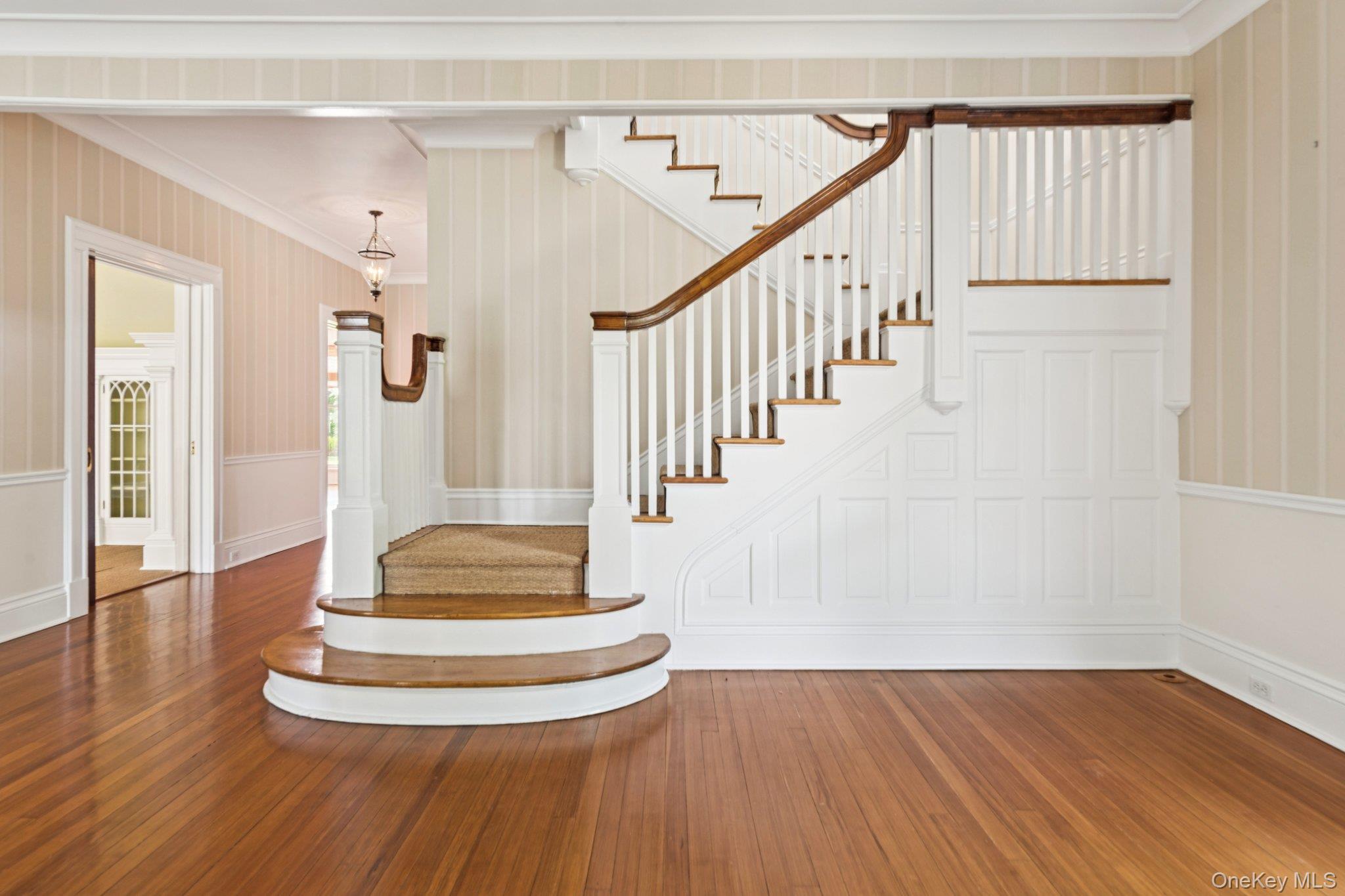 #5 photo, 90 Thompson Avenue, Babylon , NY 11702