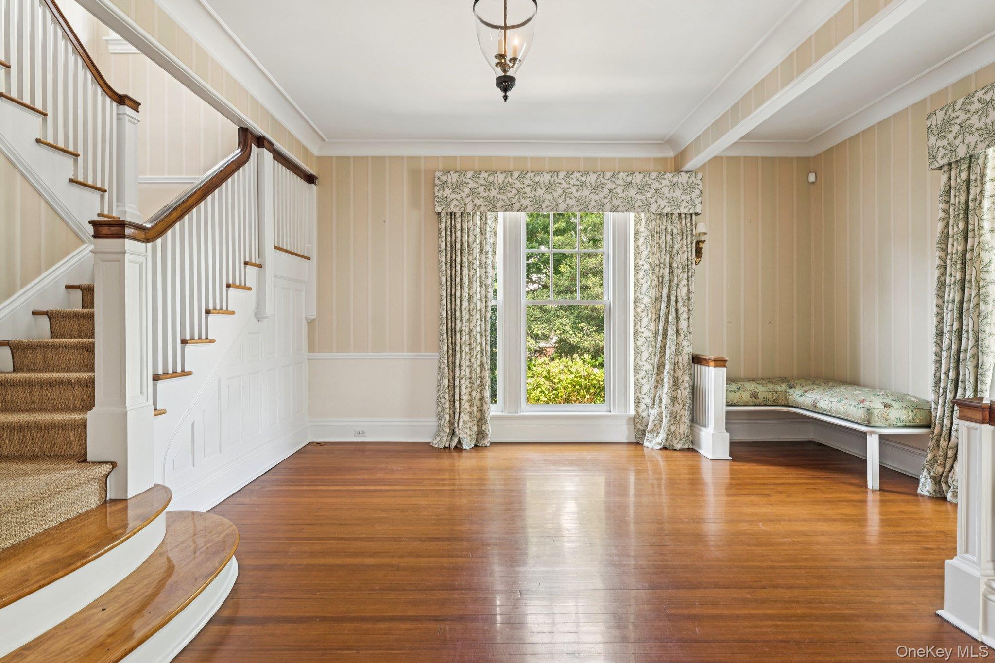 #6 photo, 90 Thompson Avenue, Babylon , NY 11702