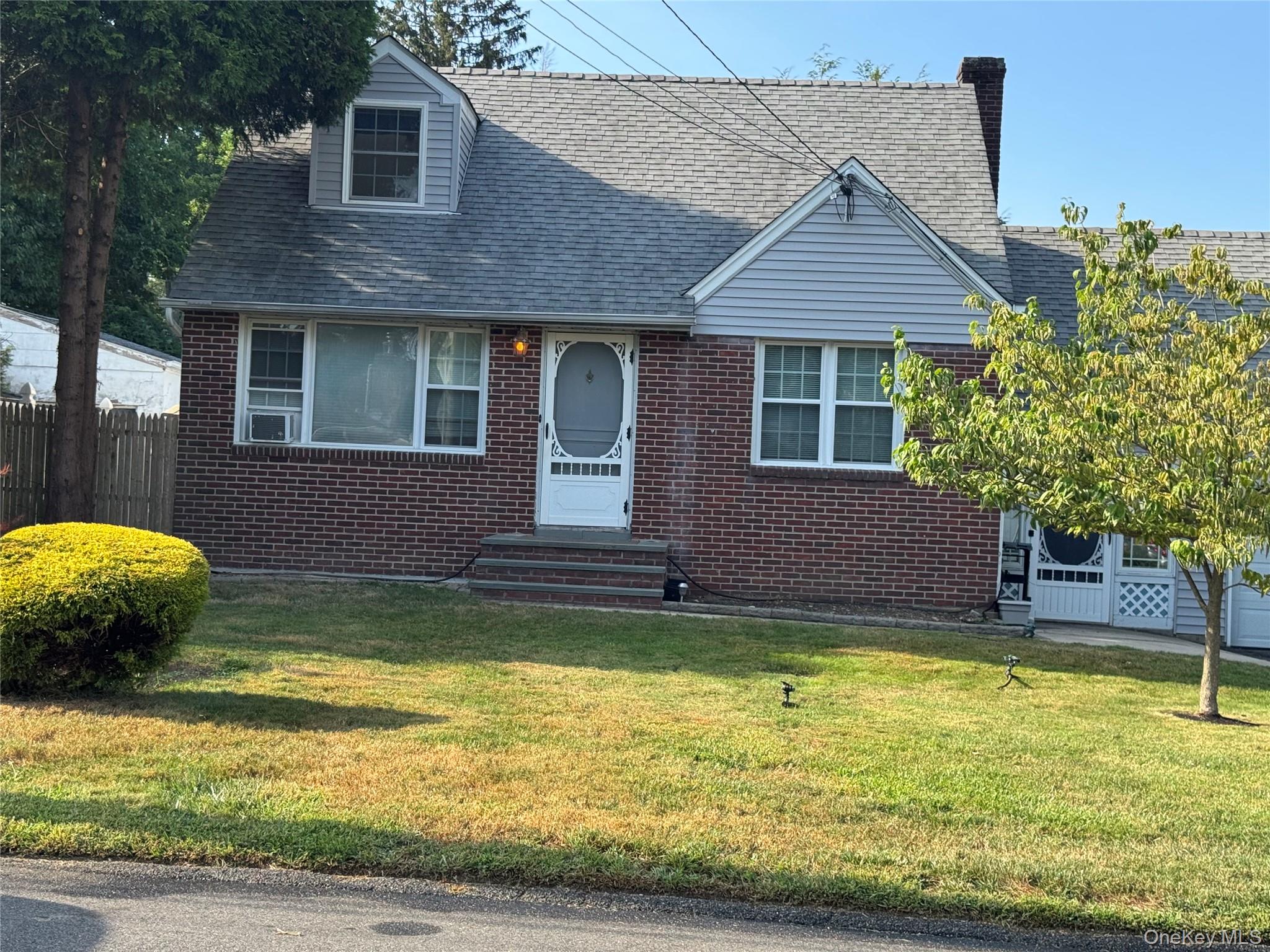 #5 photo, 29 Dorchester Street, サフォーク郡 Huntington Station , NY 11746