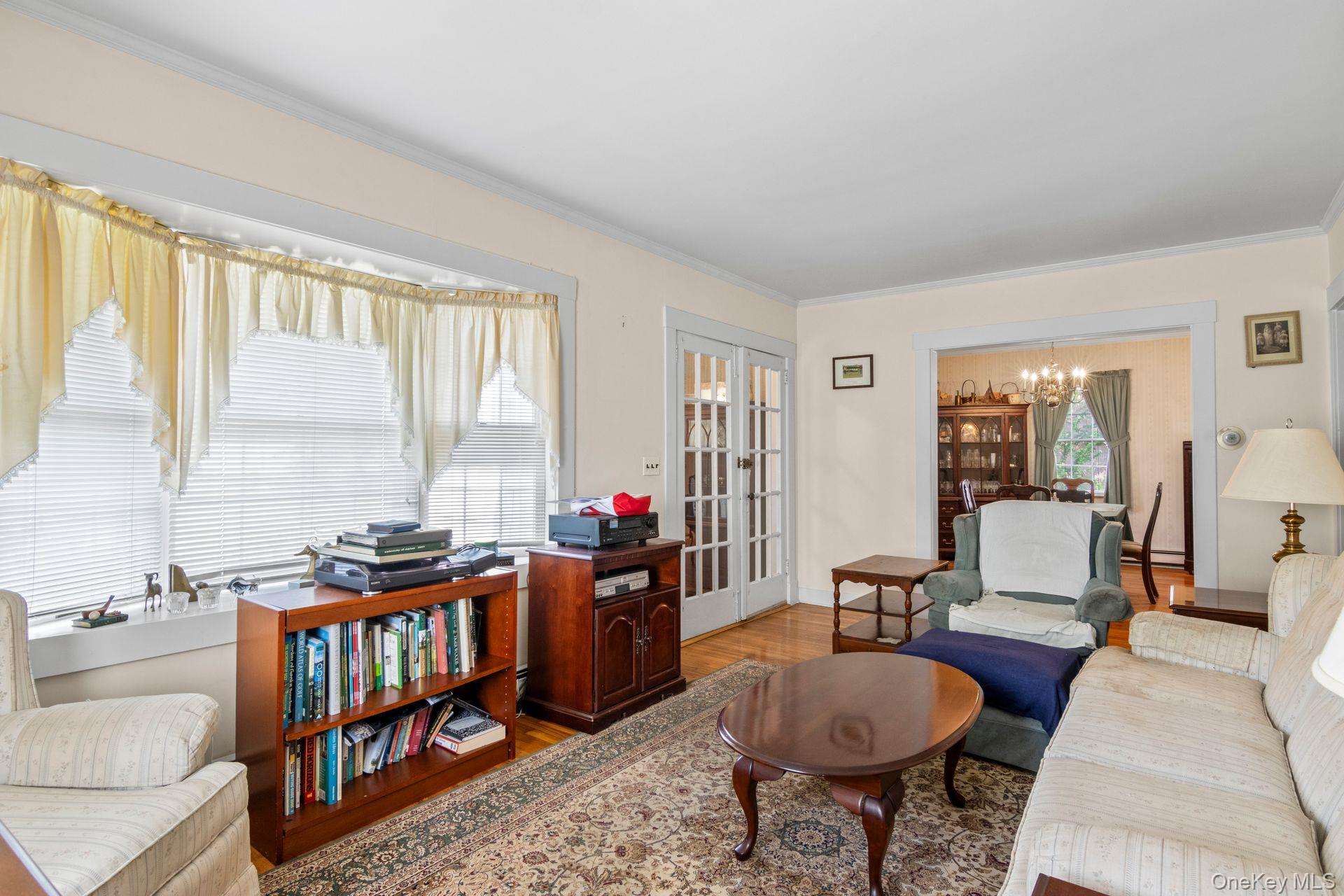 #2 photo, 651 Sayville Avenue, サフォーク郡 Sayville , NY 11782