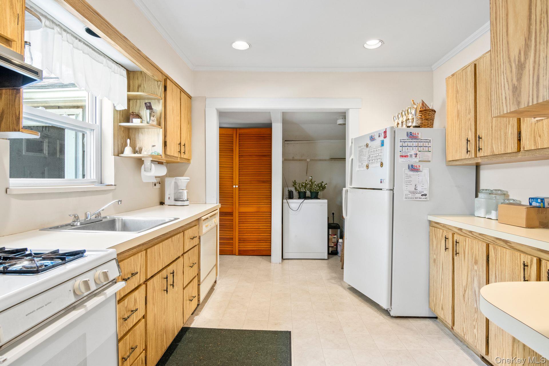 #8 photo, 651 Sayville Avenue, サフォーク郡 Sayville , NY 11782